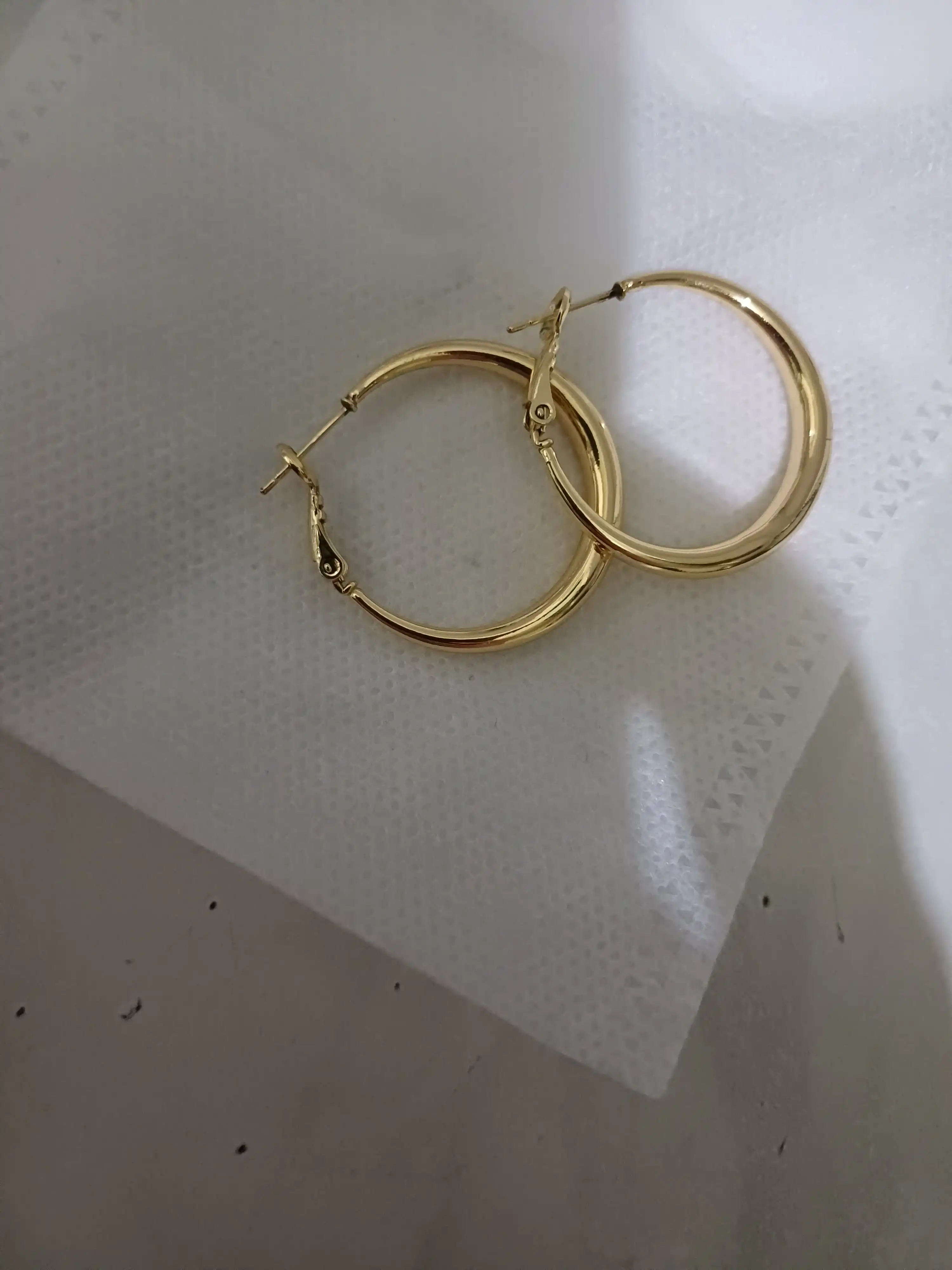 Серьги кольца, круглые, конго серебрянного, золотого, красных цветов