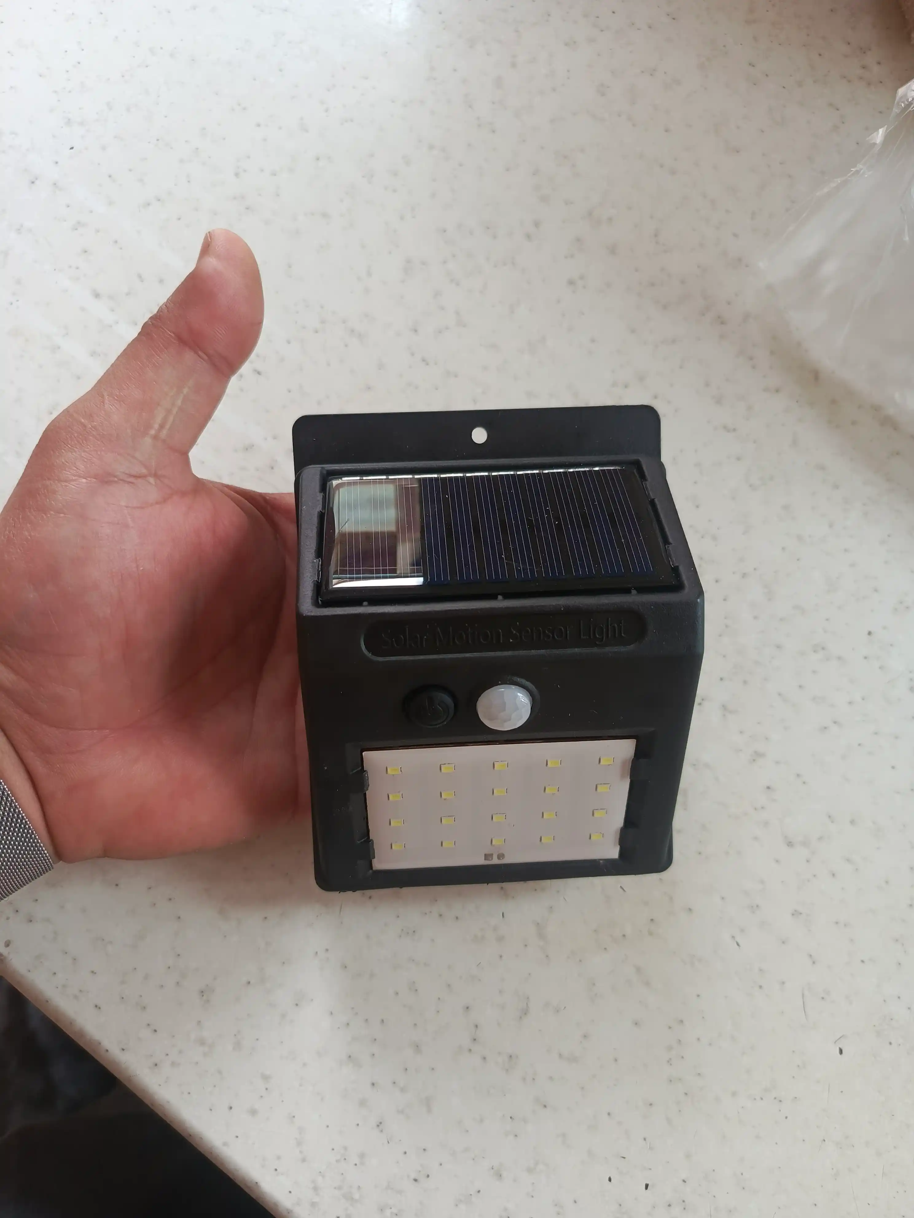 Quyosh energiyali devor chirog‘i 20 LED harakat datchikli tashqi yoritish