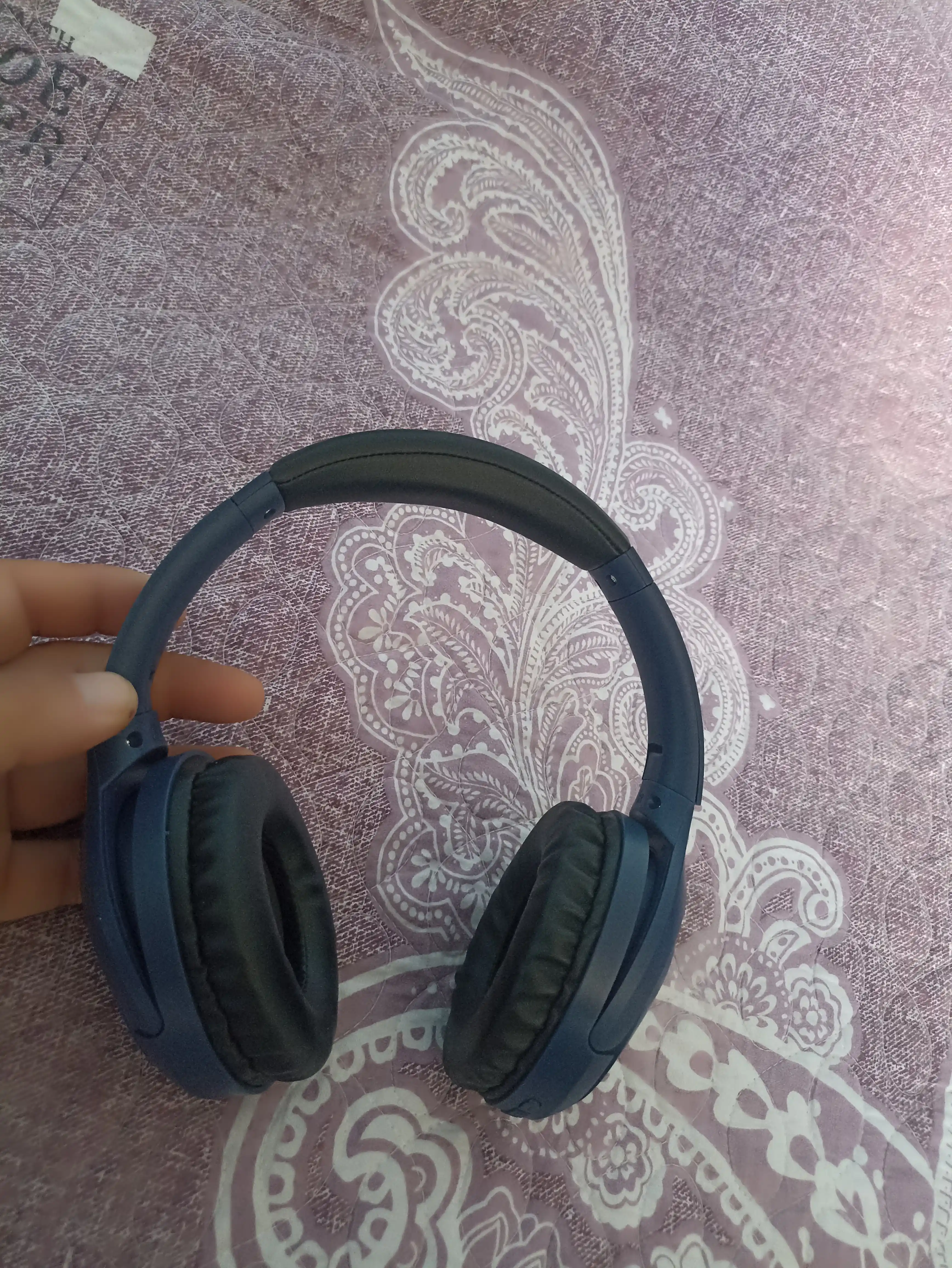JBL TUNE 1500BT bluetooth 5.3 simsiz quloqchin mikrofonli va AUX rejimda ishlaydi