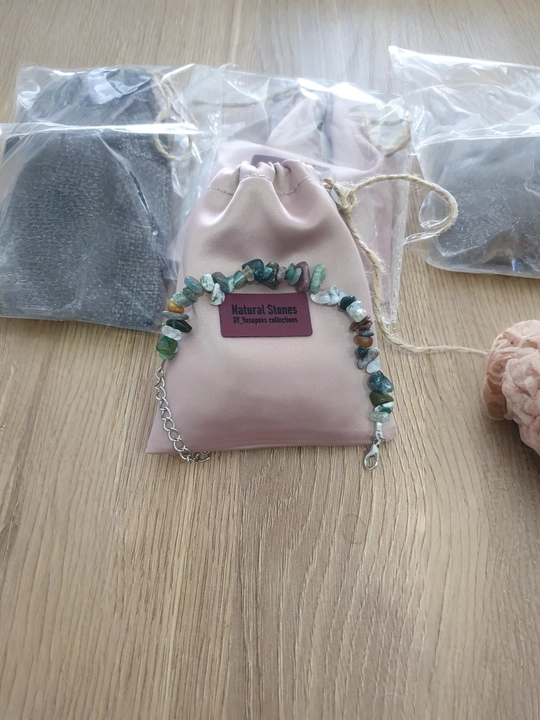 Natural Stones — tabiiy toshlardan yasalgan bilaguzuk, rang tanlash