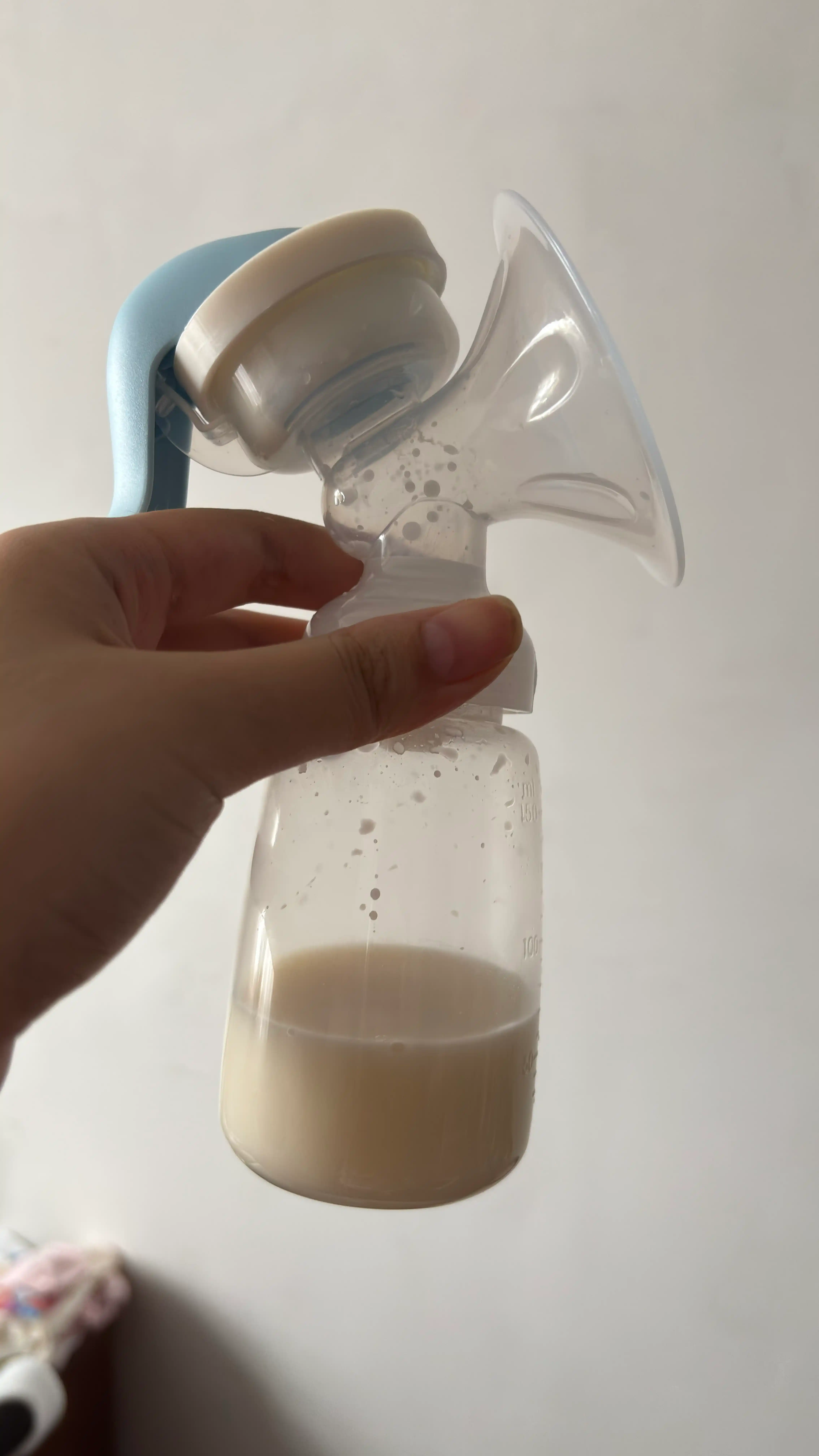 Sut sogadigan, mexanik qol sut soruvchi 2 tasi 1, butilkachasi bilan, 150 ml