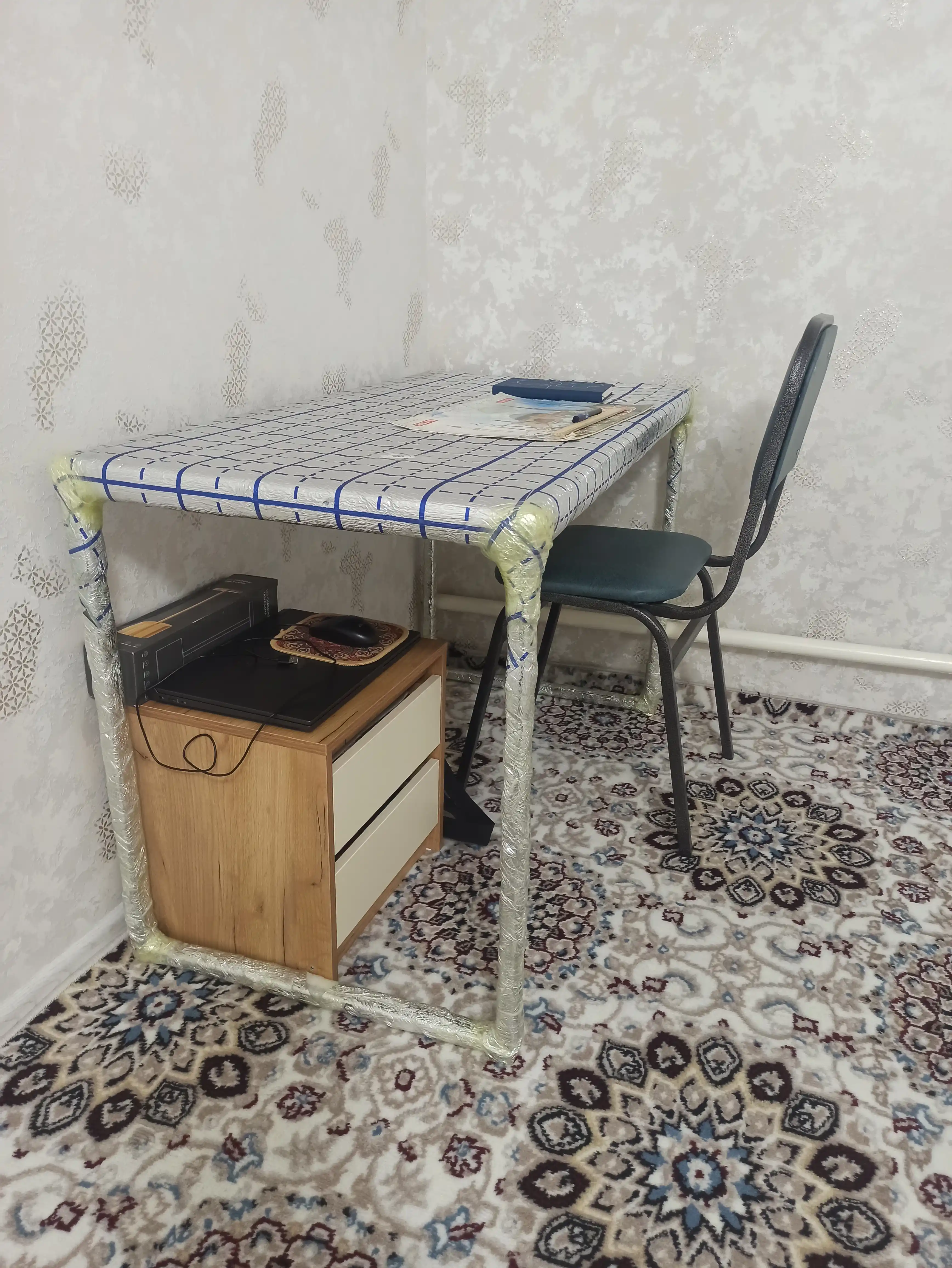 Karavot yonidagi tumbochka, yuqori texnologiyali, SHARAF MEBEL