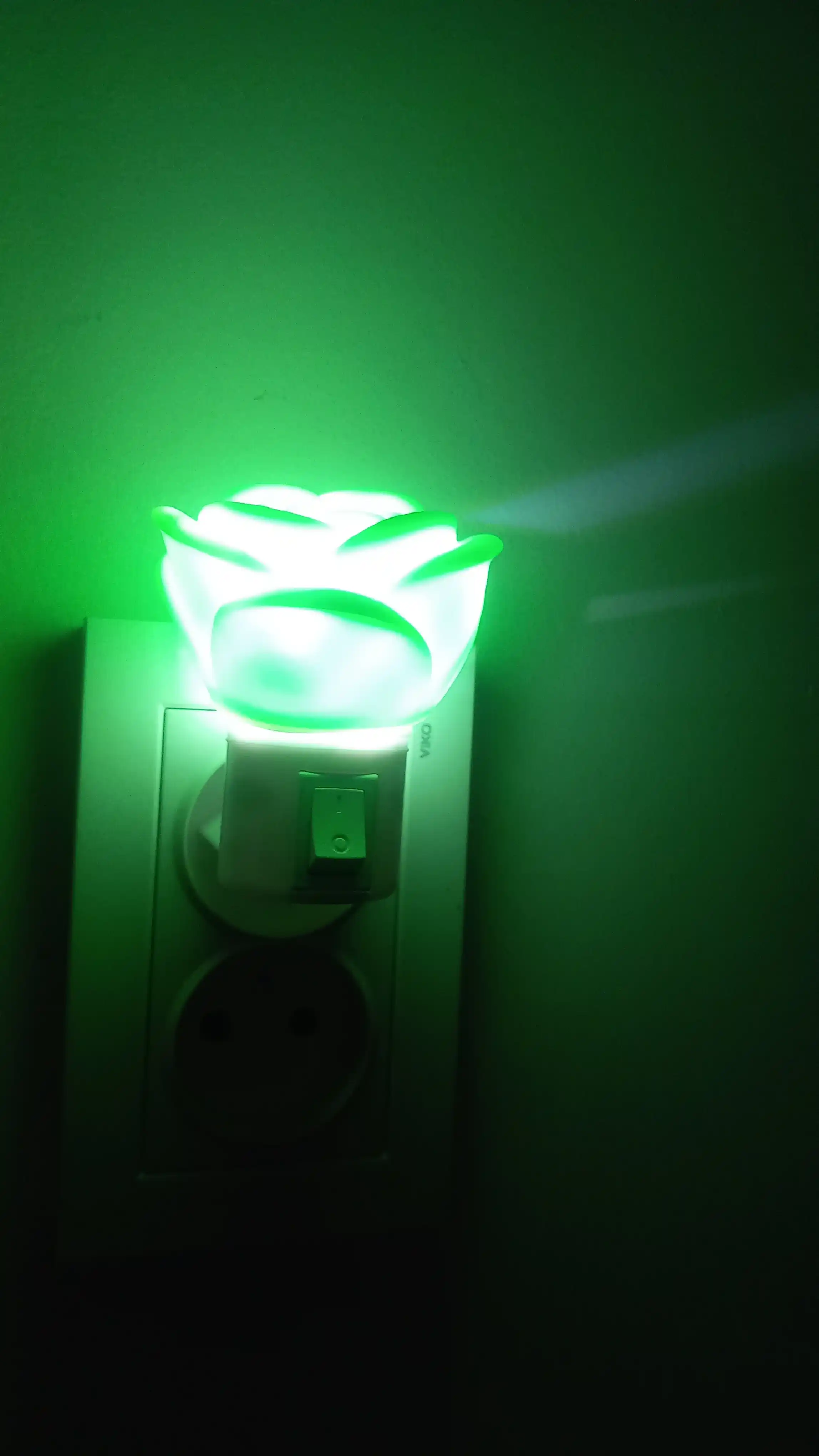 LED nochnik bolalar xonasi uchun zor tanlov. Yumshoq va ko‘zga yoqimli yorug‘lik beradi