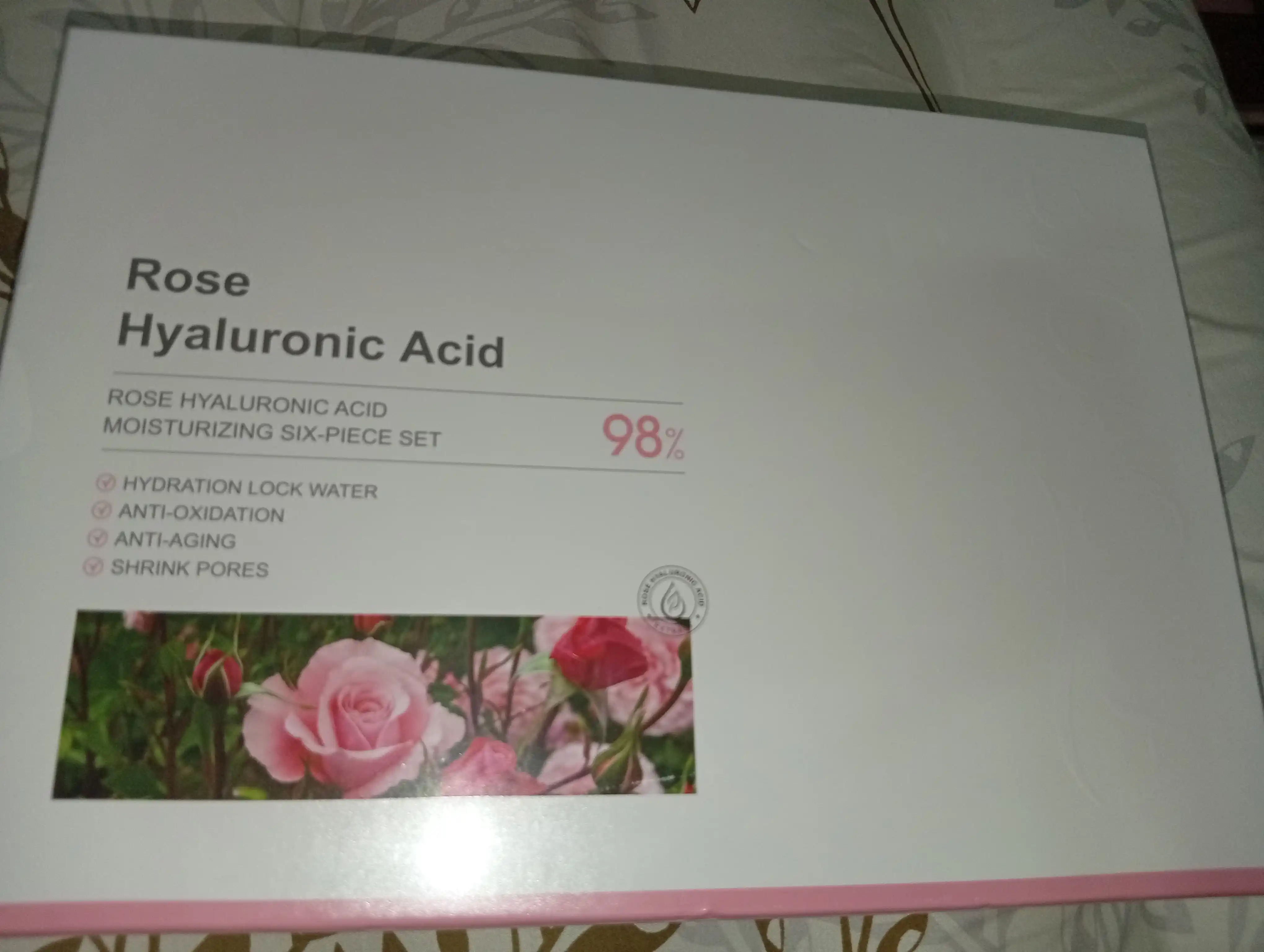 Gialuron kislotali, terini yoshartirish uchun BIOAQUA kosmetik sovg‘a to‘plami