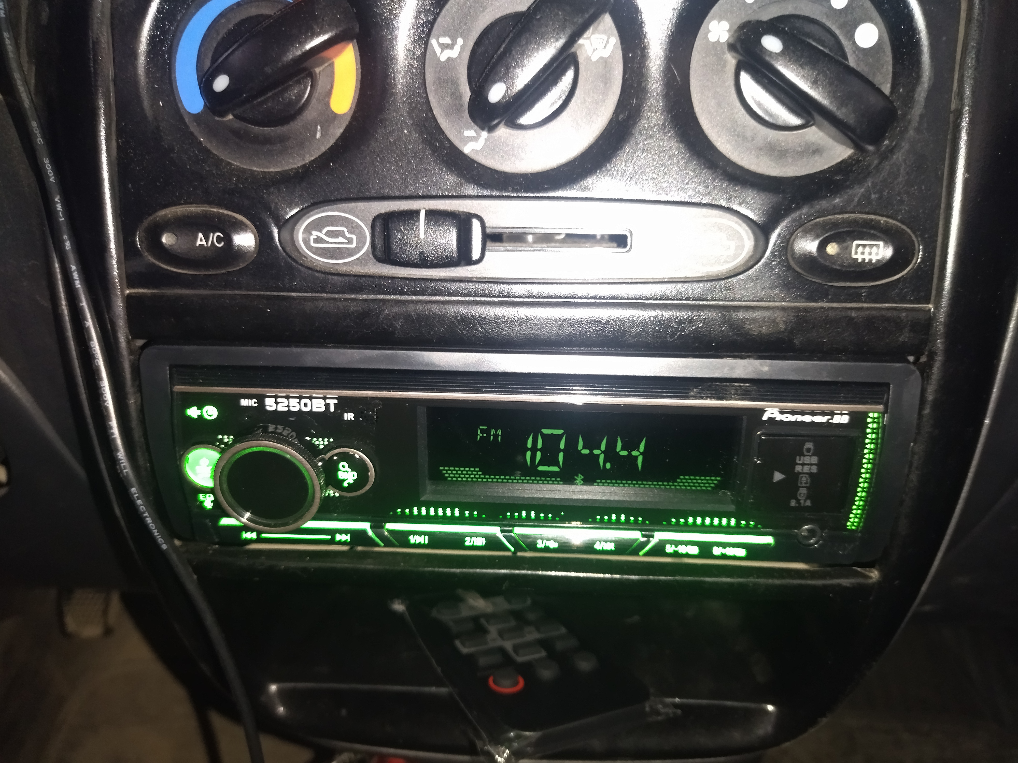 Колонки Pioneer, 10 см размер, Matiz, Spark, Nexia 1-2, Damas и другие
