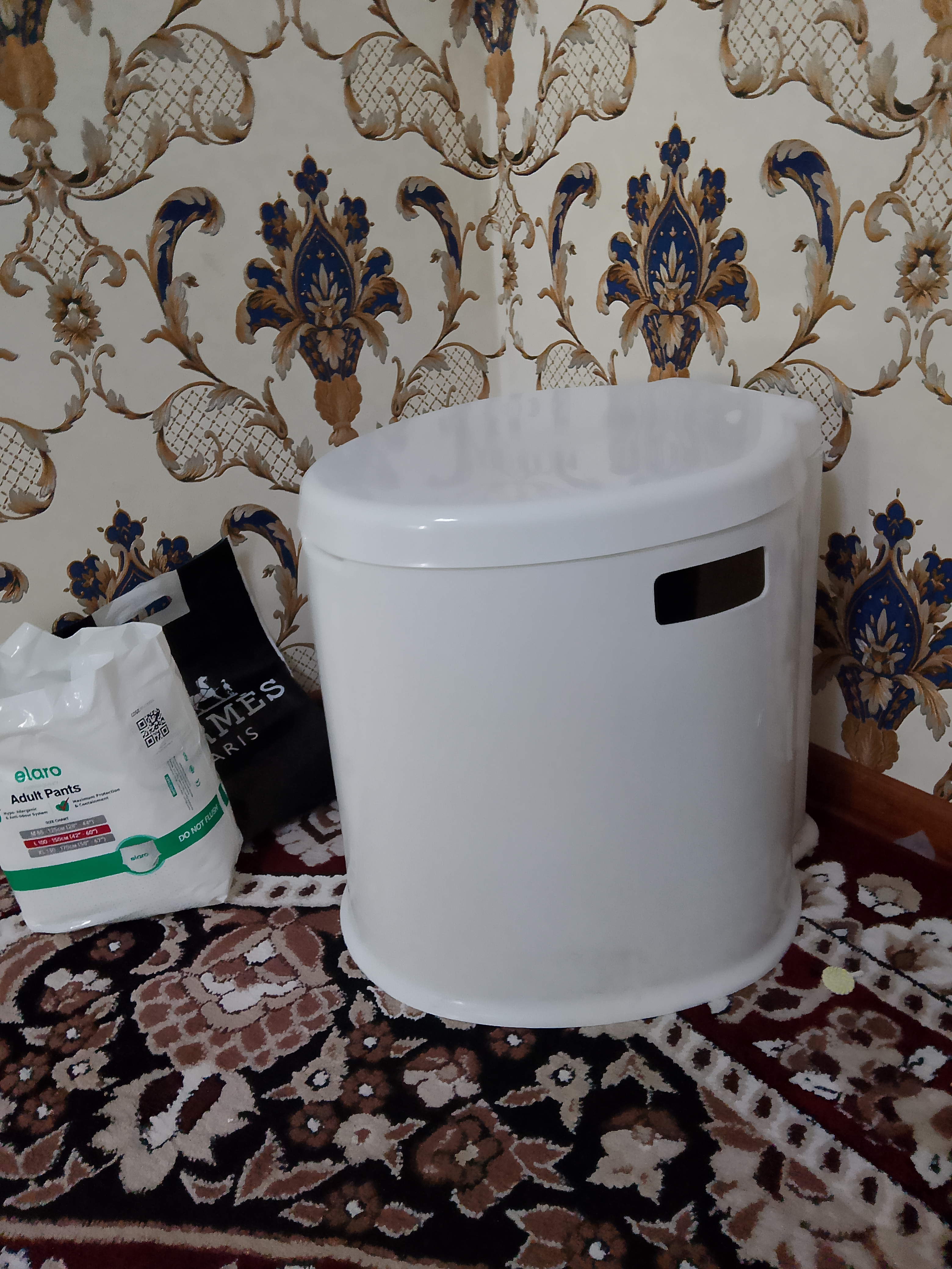 Ko'chma plastik unitaz-chelak (portativ hojatxona, biotualet)