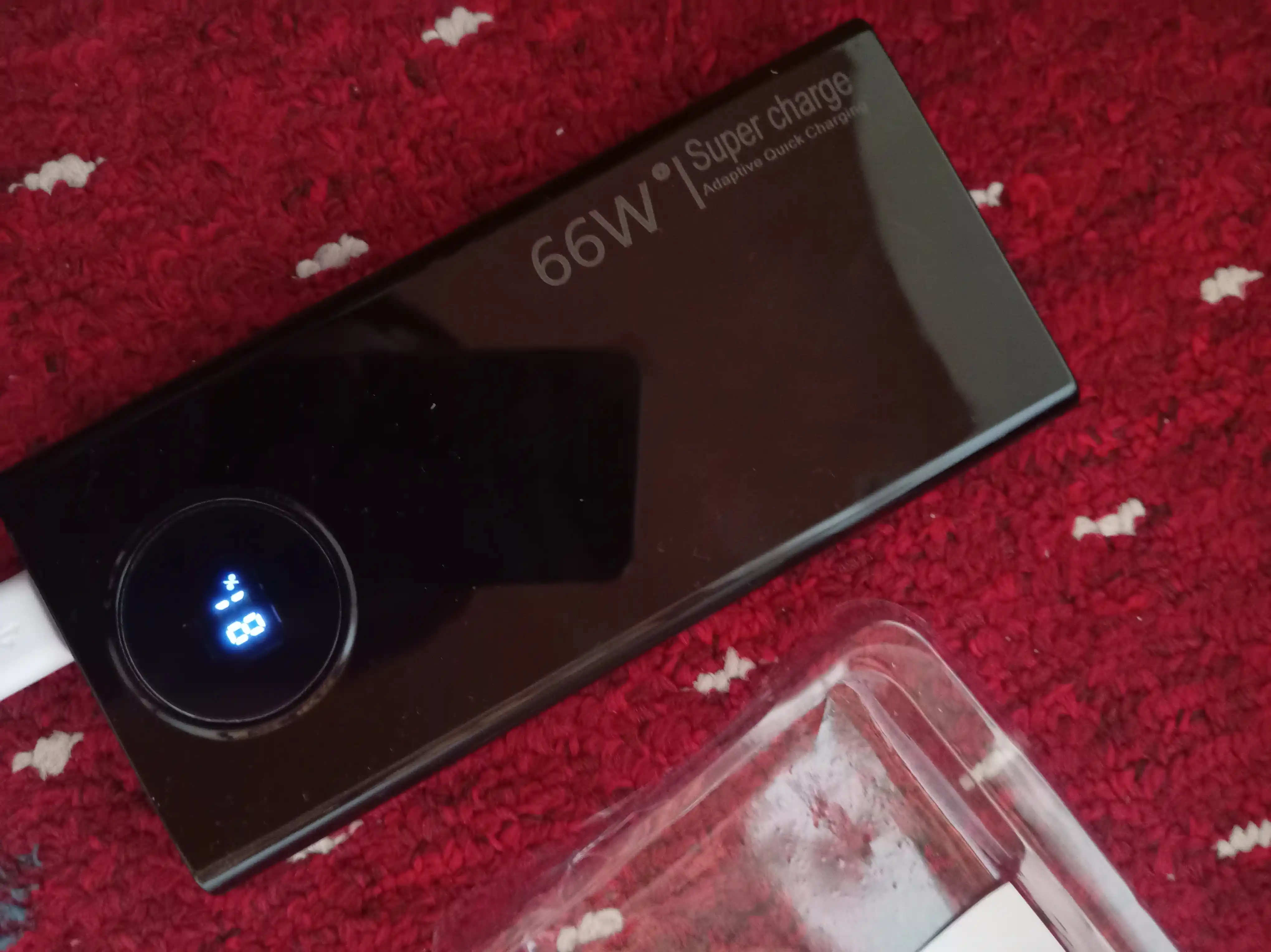 Tashqi akkumulyator, 20000 mA/h, 66w, tezkor quvvat beraoladi va juda qilay Power bank