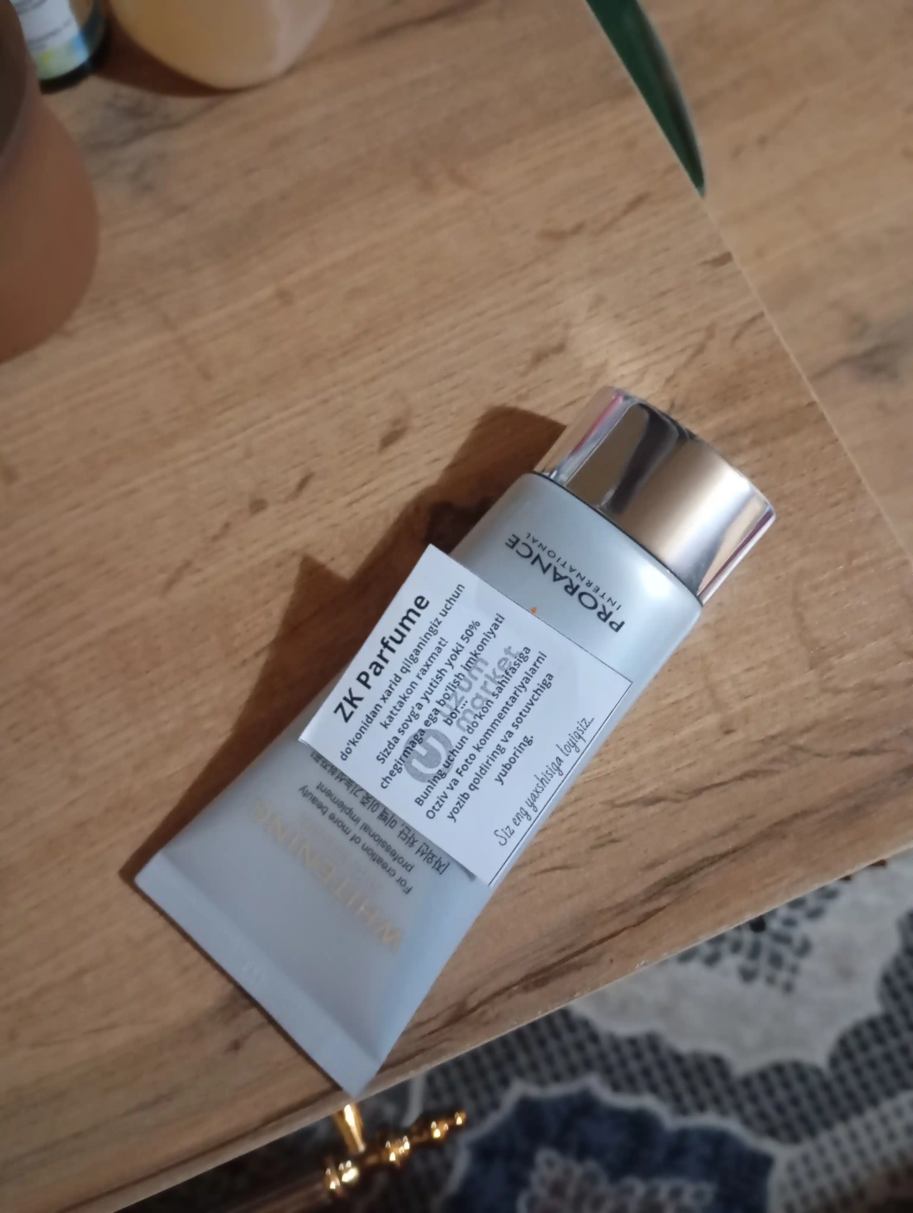 Prorance Whitening SPF 50+ pigmentatsiyaga qarshi oqartiruvchi quyoshdan himoyalovchi krem