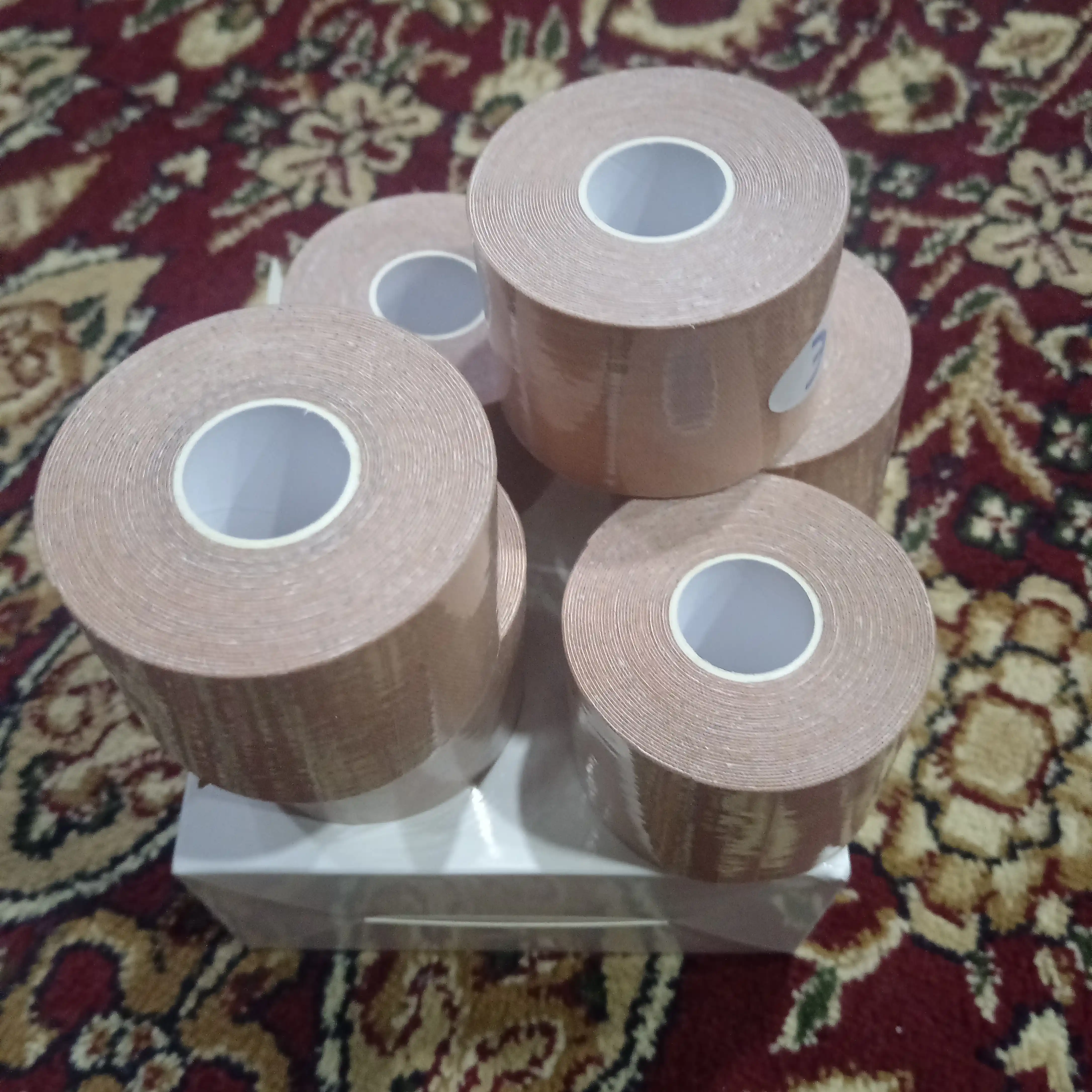 Kinesio lenta. Oltita rulonli quti, 6 dona. 5 sm * 5 m