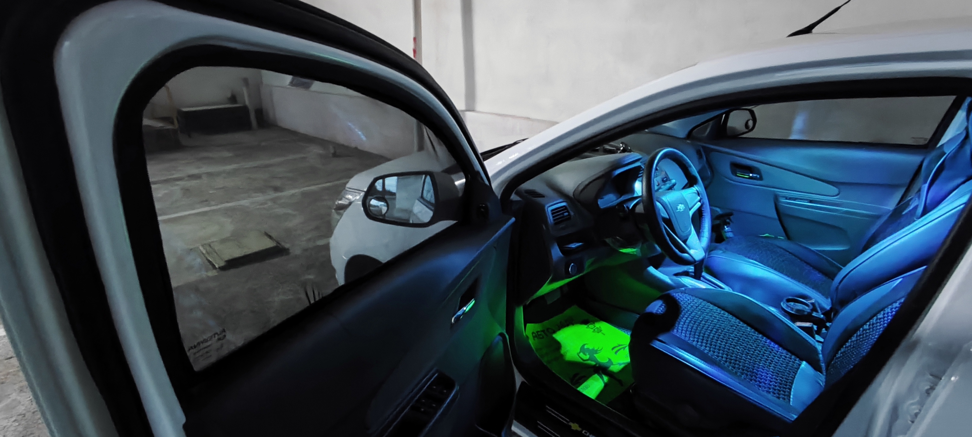Шторки на окна Chevrolet, защита от солнца 40-50%, быстрая установка