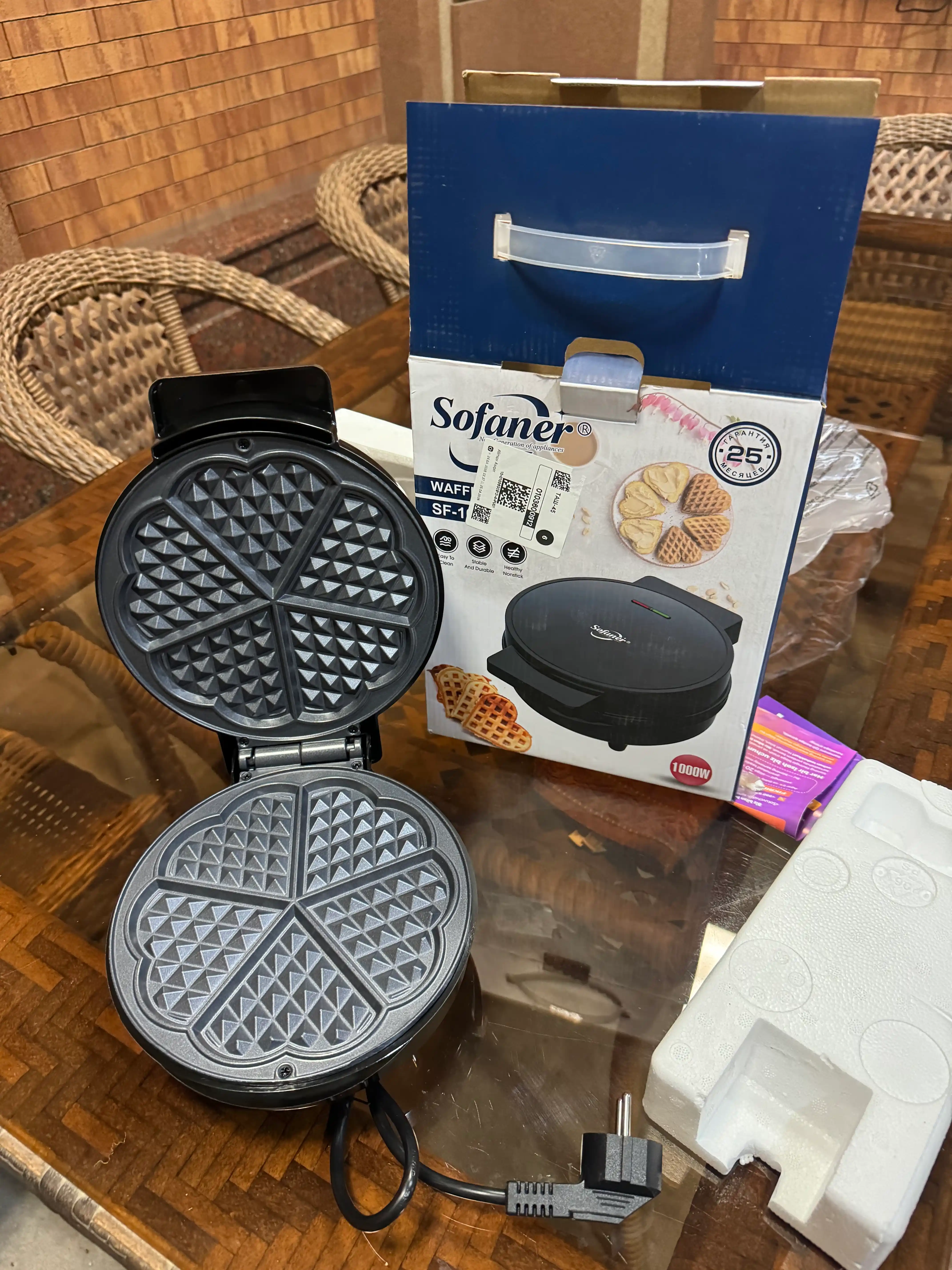 Multigril, 7 tasi 1 da — sendvichnitsa, vafelnitsa, gril, oreshnitsa, ponchik, 750W