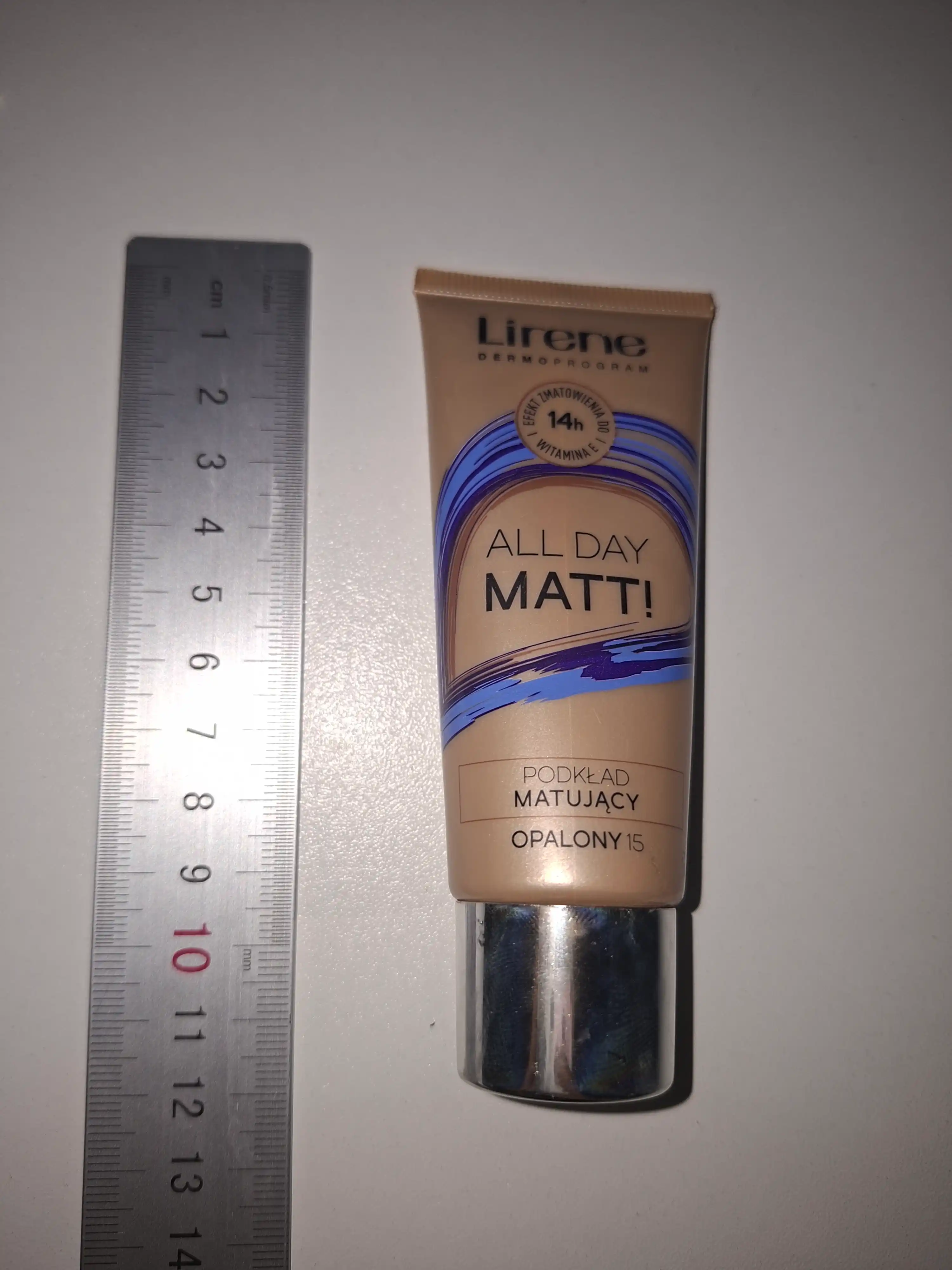 Крем тональный для лица Lirene Vitamin E, 12h, матирующий эффект, №15, загар, 30 мл