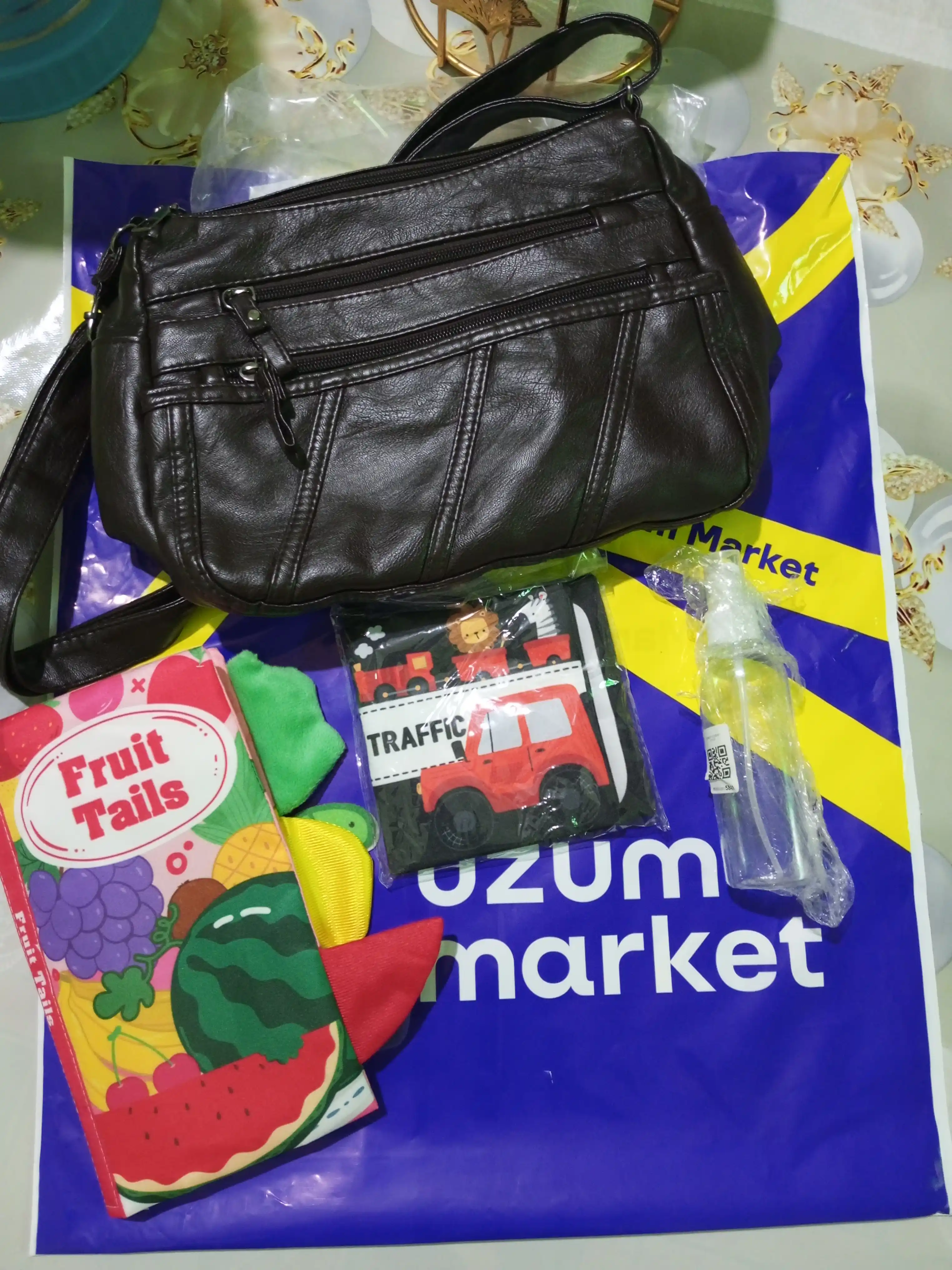 Ayollar kross-bodi sumkasi, yumshoq eko-charm, yelkaga osiladigan, fermuarli