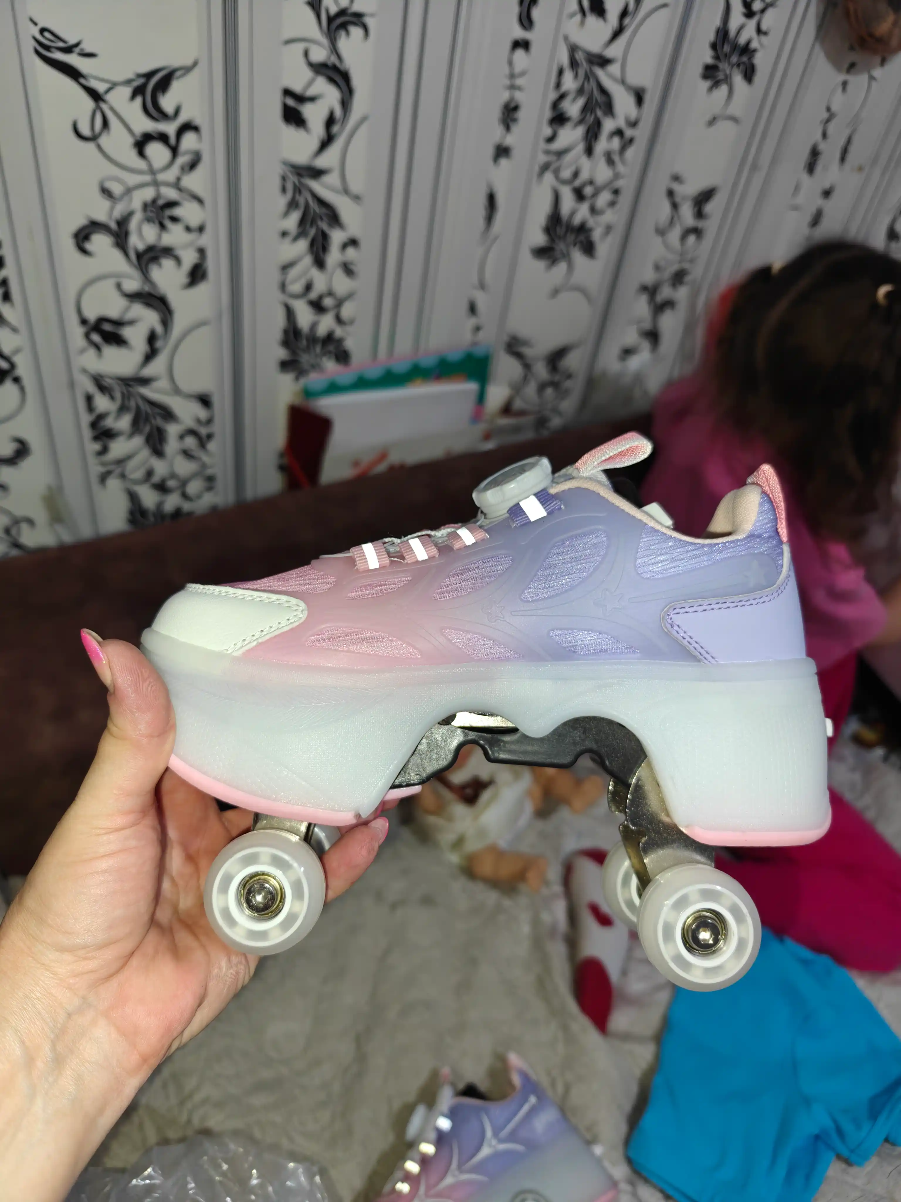 Модные роликовые кроссовки с LED-подсветкой MIRS SHOES для детей