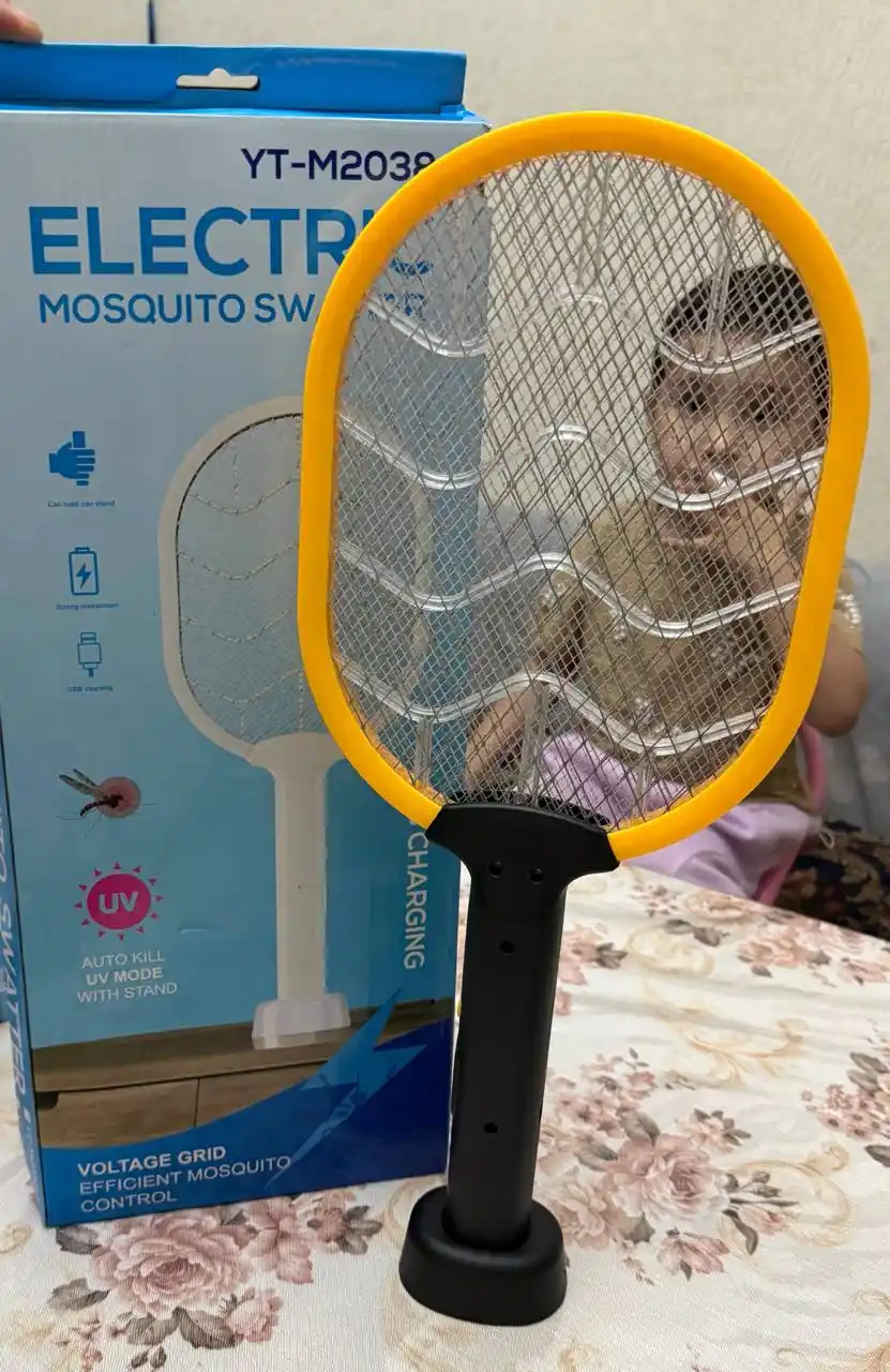 Chivin va pashshalarga qarshi, UV chiroqli elektr chivin o'ldirgich raketka