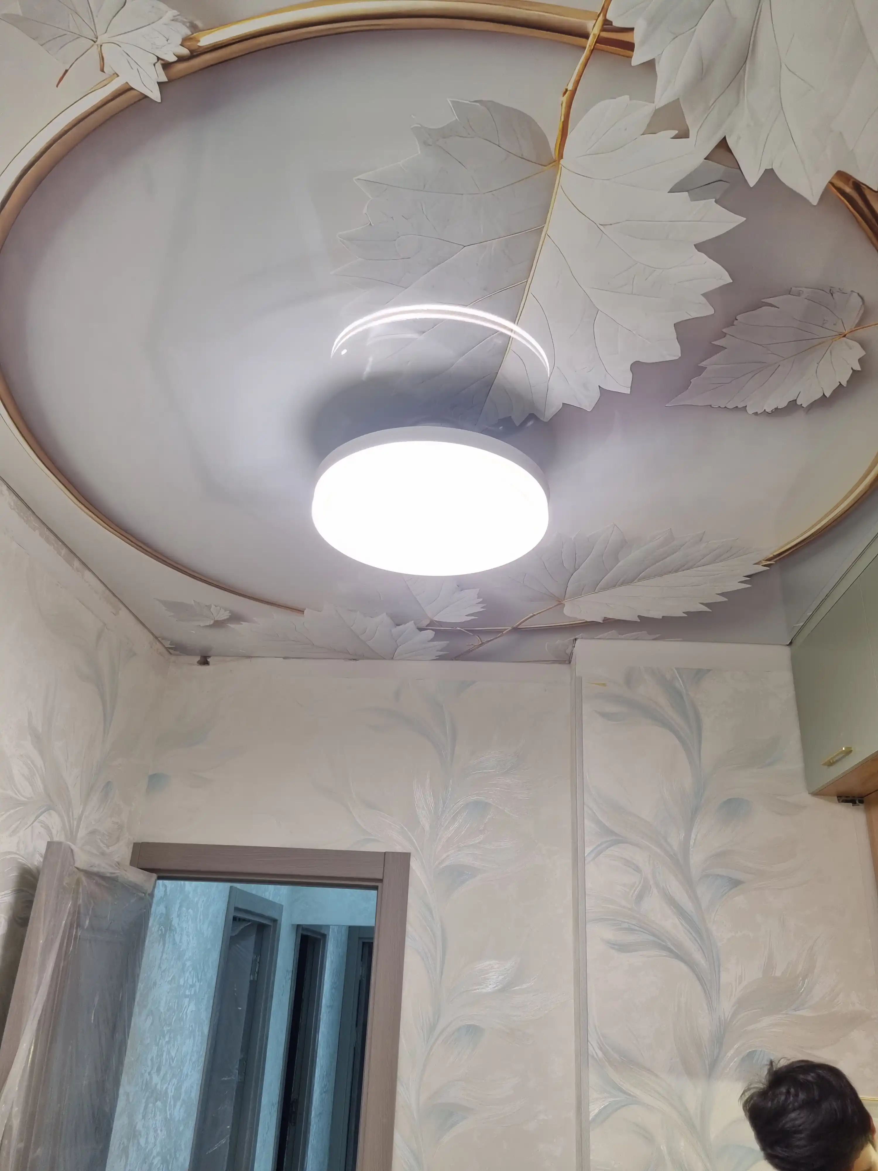 Ventilyatorli LED lyustra va qandil, shiftga osma, 3 xil yorug‘lik, 6 tezlik ventilyator