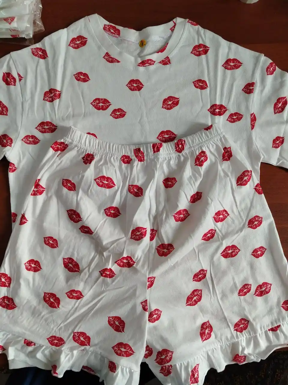 Ayollar va qizlar uchun pijama, shortik, futbolka, pijama yozgi