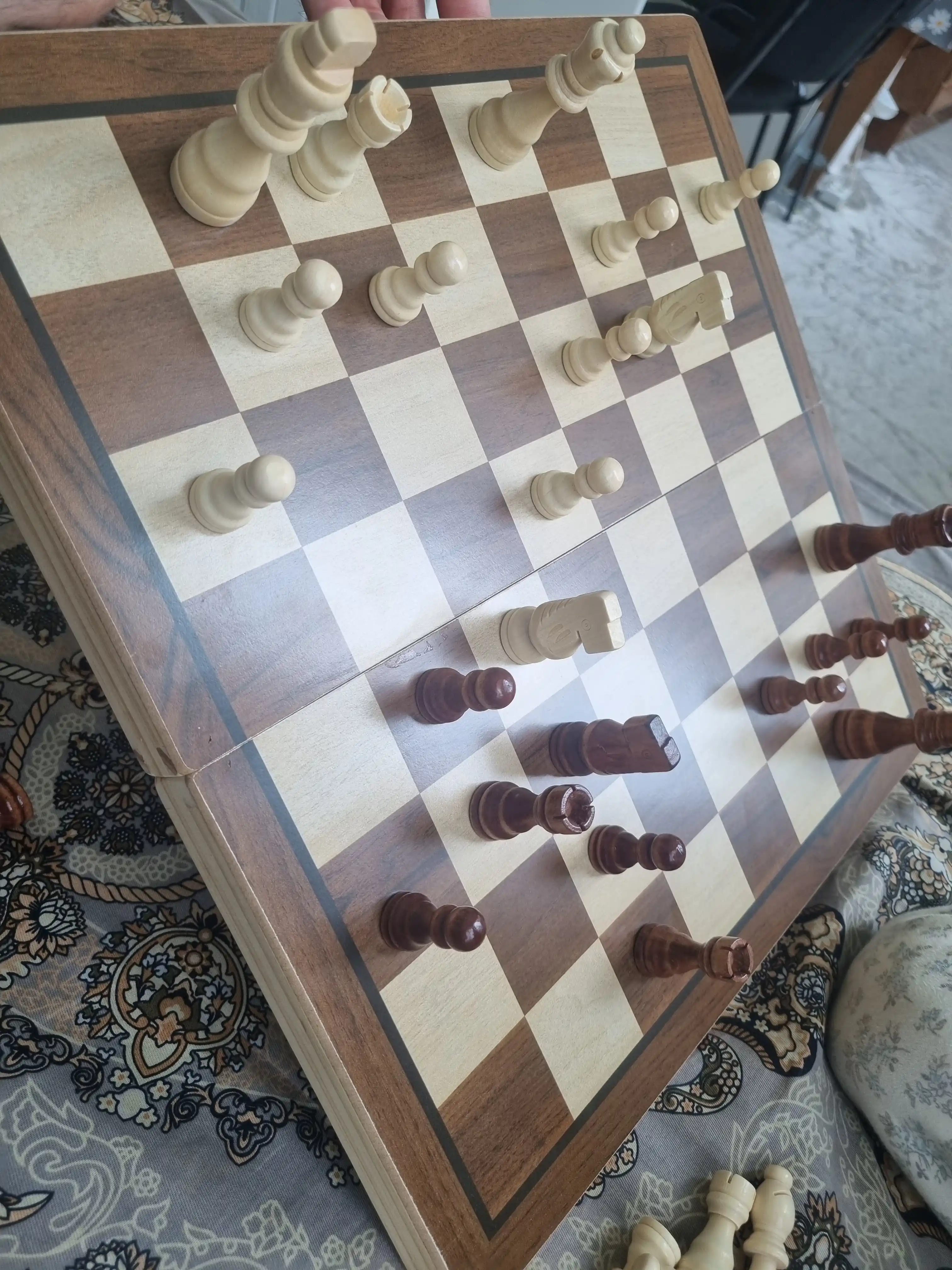Yog'och shaxmat, shashka va nardalar 3 vs 1 da, va Garri Potter shaxmati