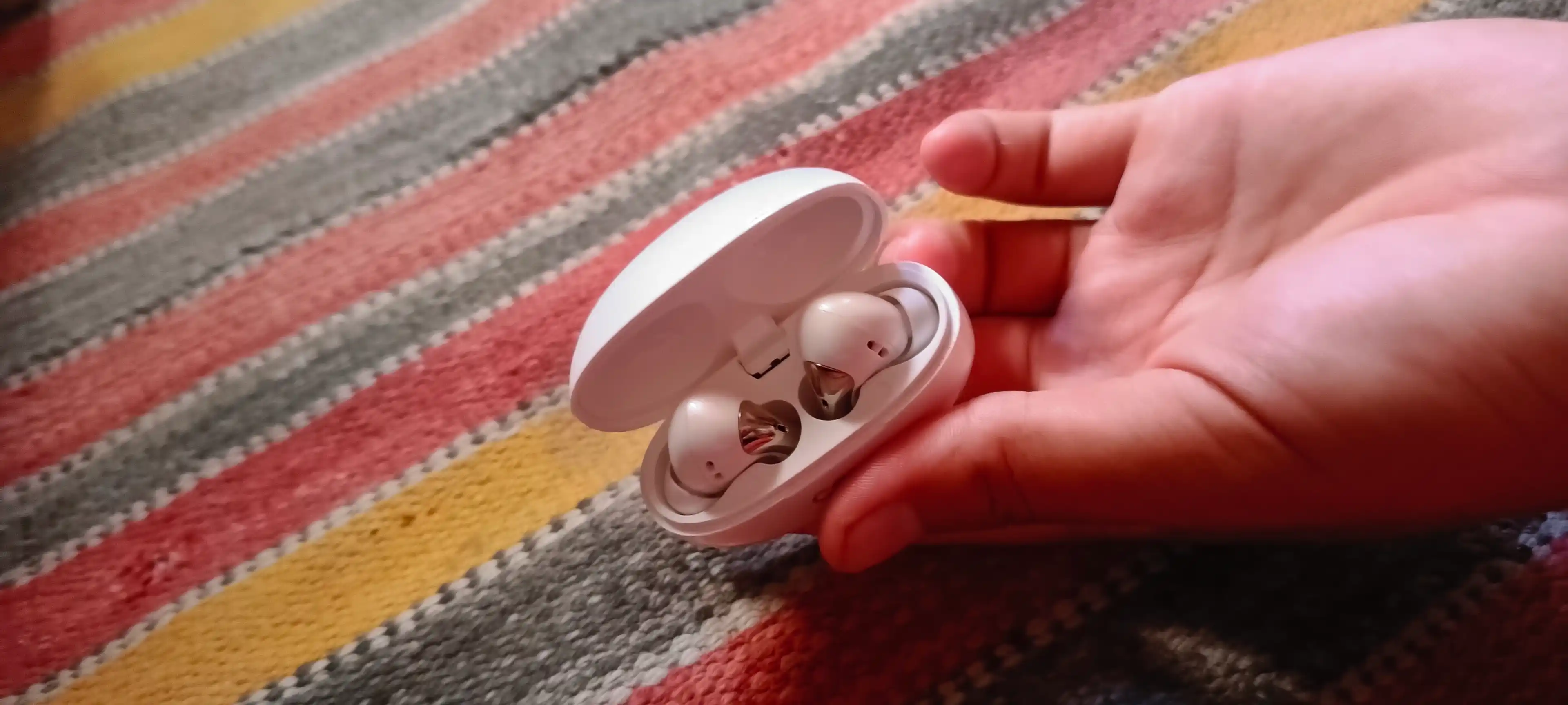 Simsiz quloqchinlar Bluetooth 70 soat ish vaqti mikrofon sensorli suvdan himoyalangan IPX