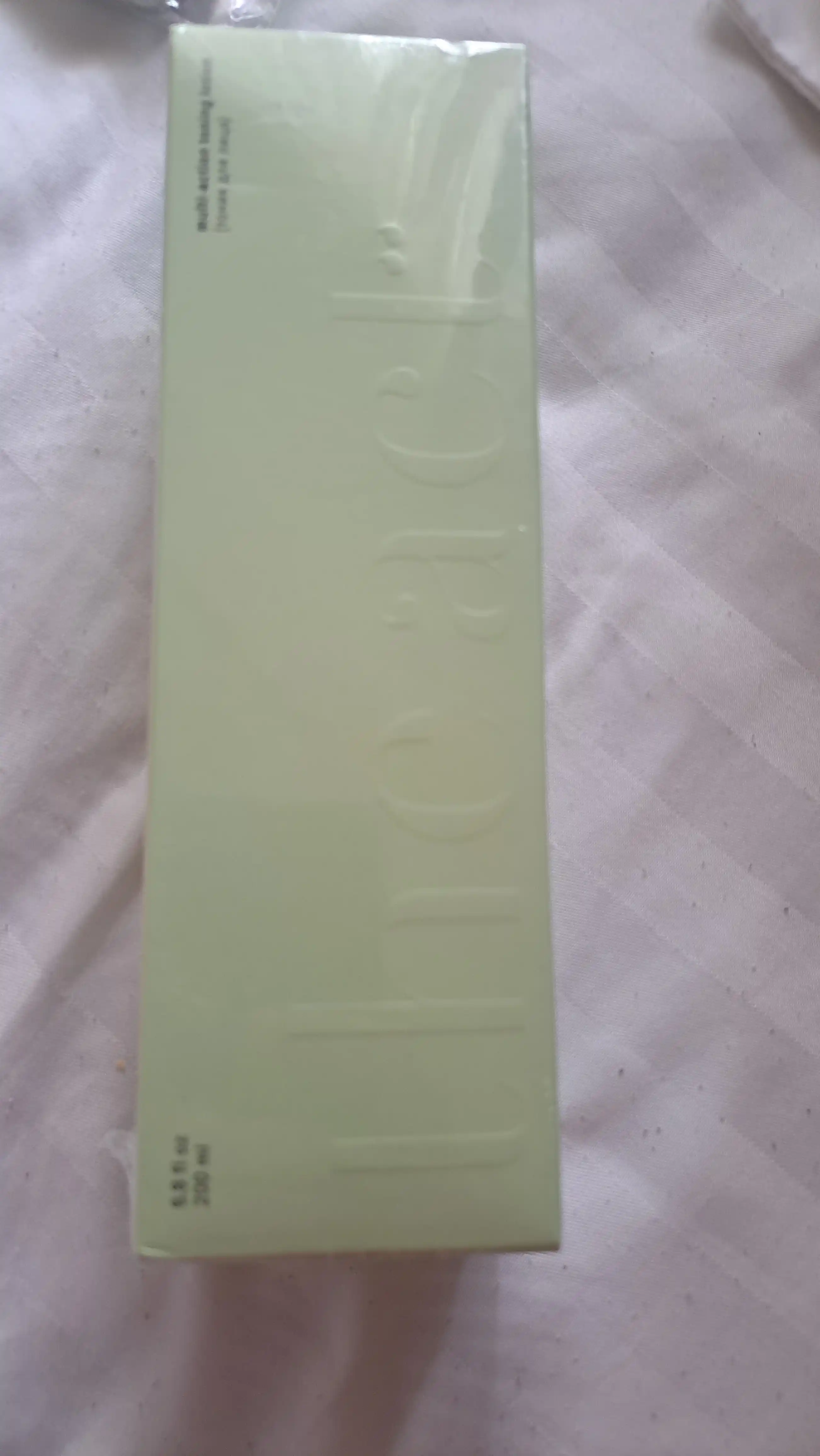 The Act yuz uchun namlovchi tonik, oltin qarag‘ay suvli ekstrakti asosida, 200 ml