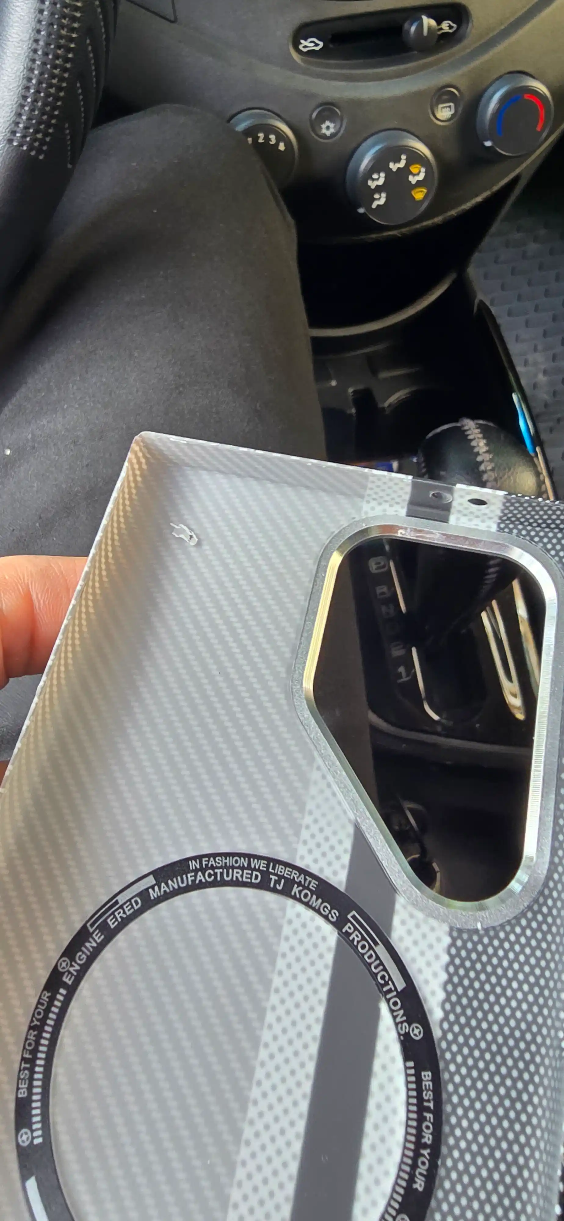 Чехол Карбон для Samsung Galaxy S22 , S23 Ultra, S24 Ultra, S25 Ultra, S26 Ultra с Magsafe