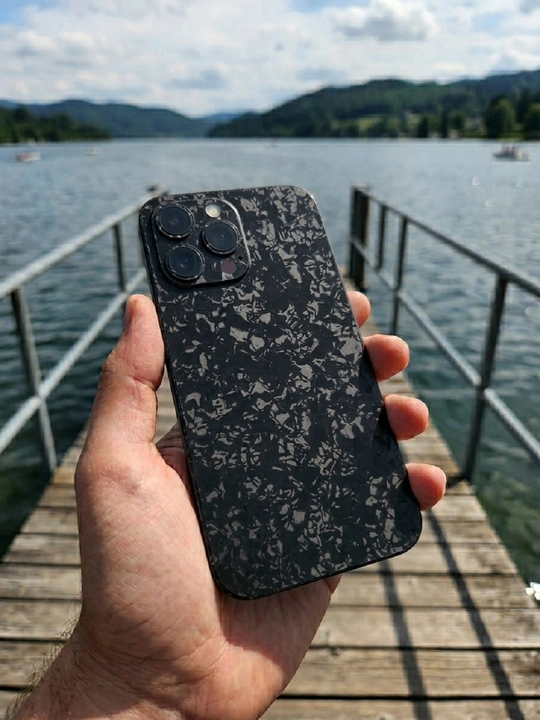 Защитная бронепленка для задней панели iPhone 17, коллекция «Антрацит» - 