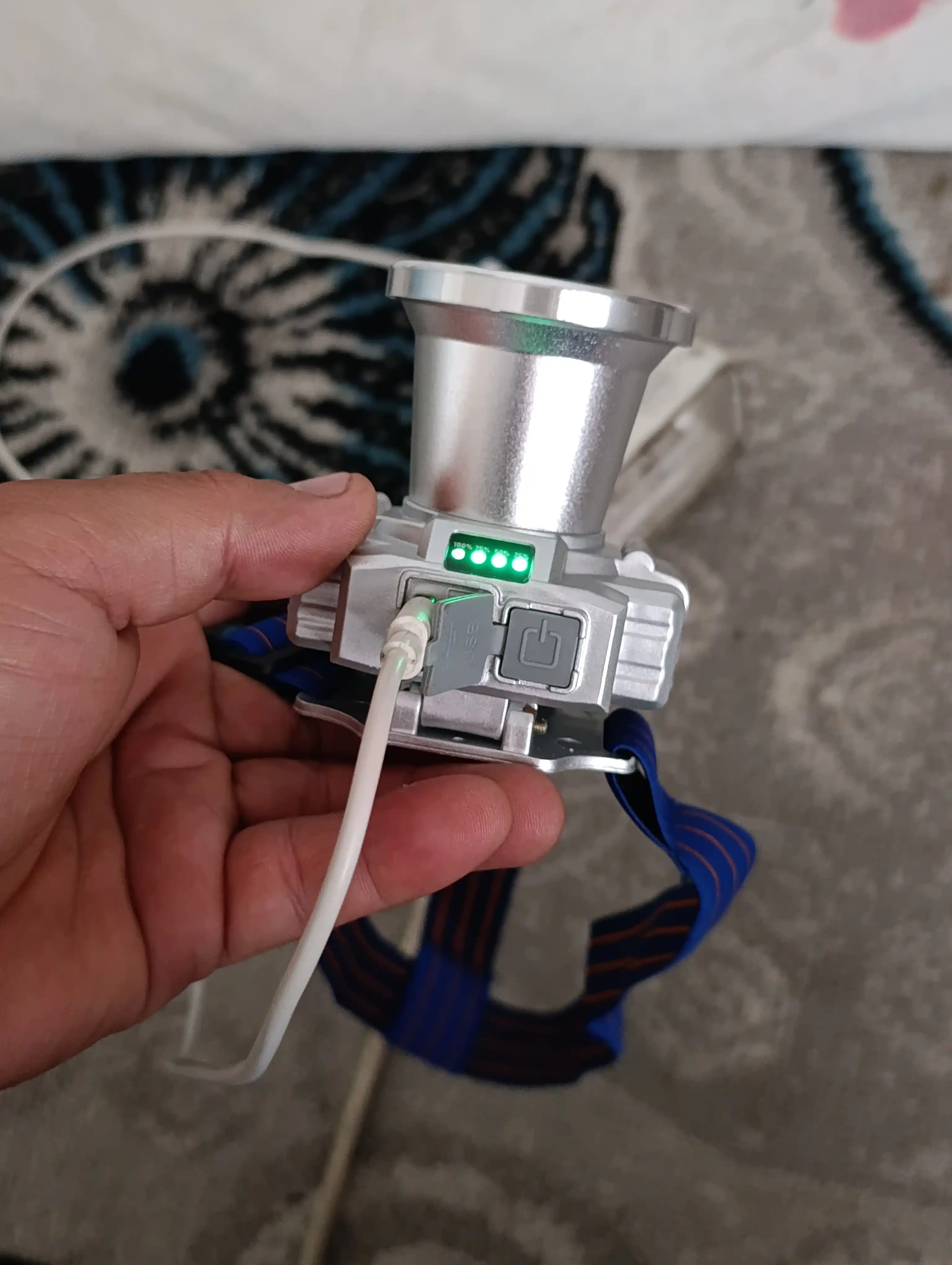 Peshona LED chiroq, quti va quvvatlagich bilan, Type-C