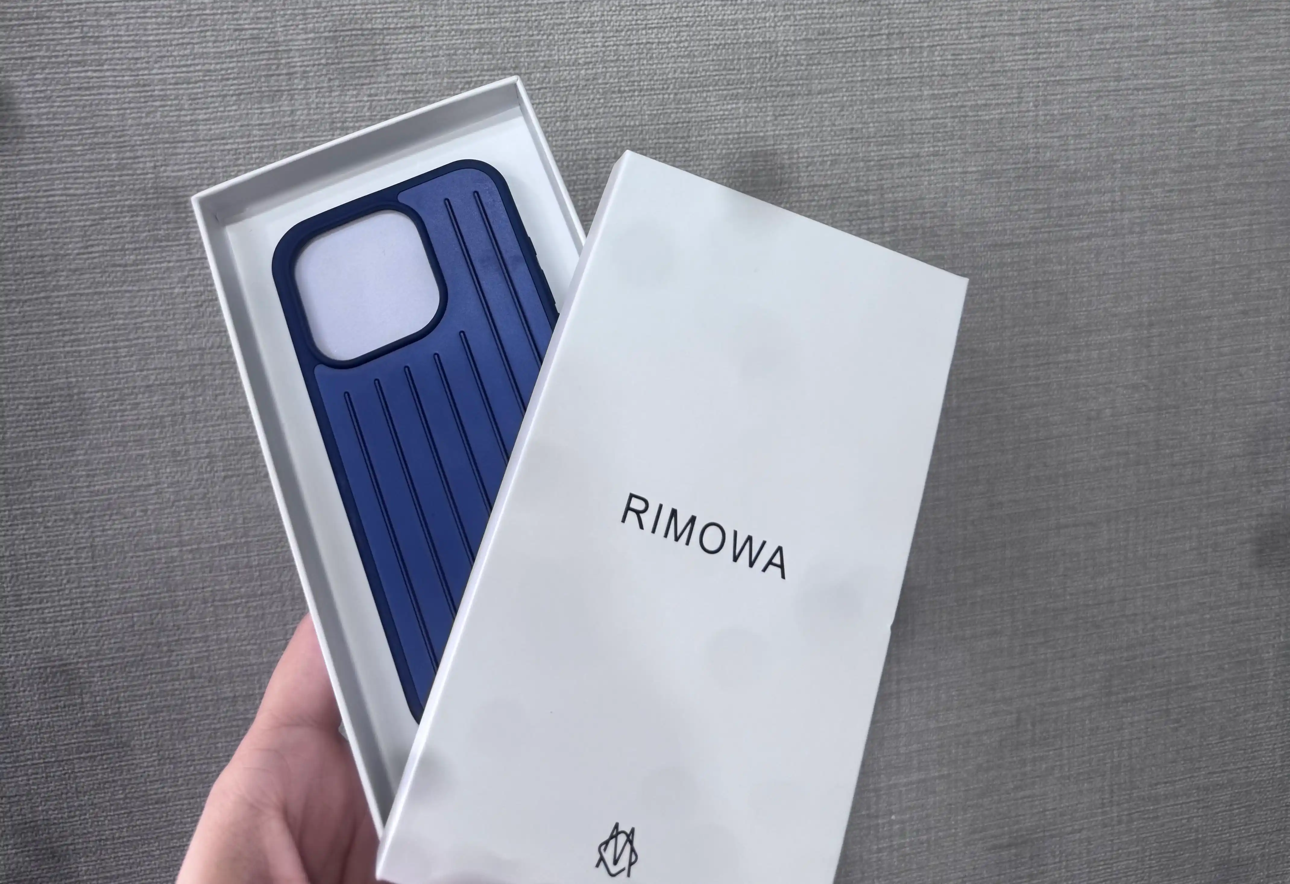 IPhone 16 va iPhone 17 uchun Rimowa telefon g‘ilofi, zarbaga chidamli, himoyalovchi