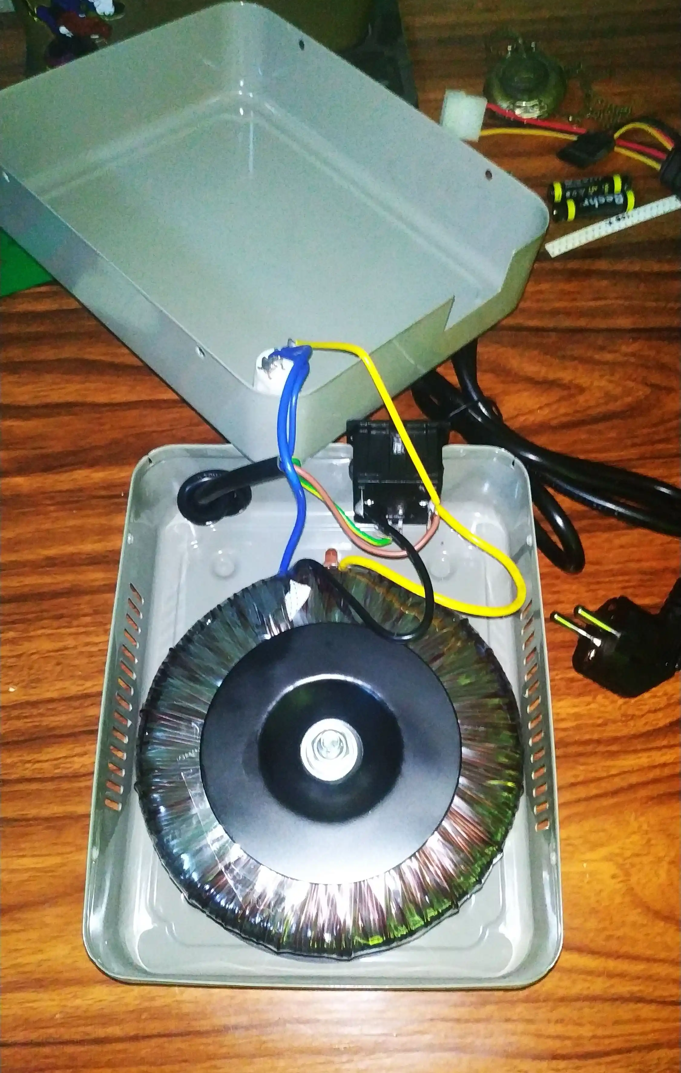 Понижающий трансформатор 220V-110V 2000W