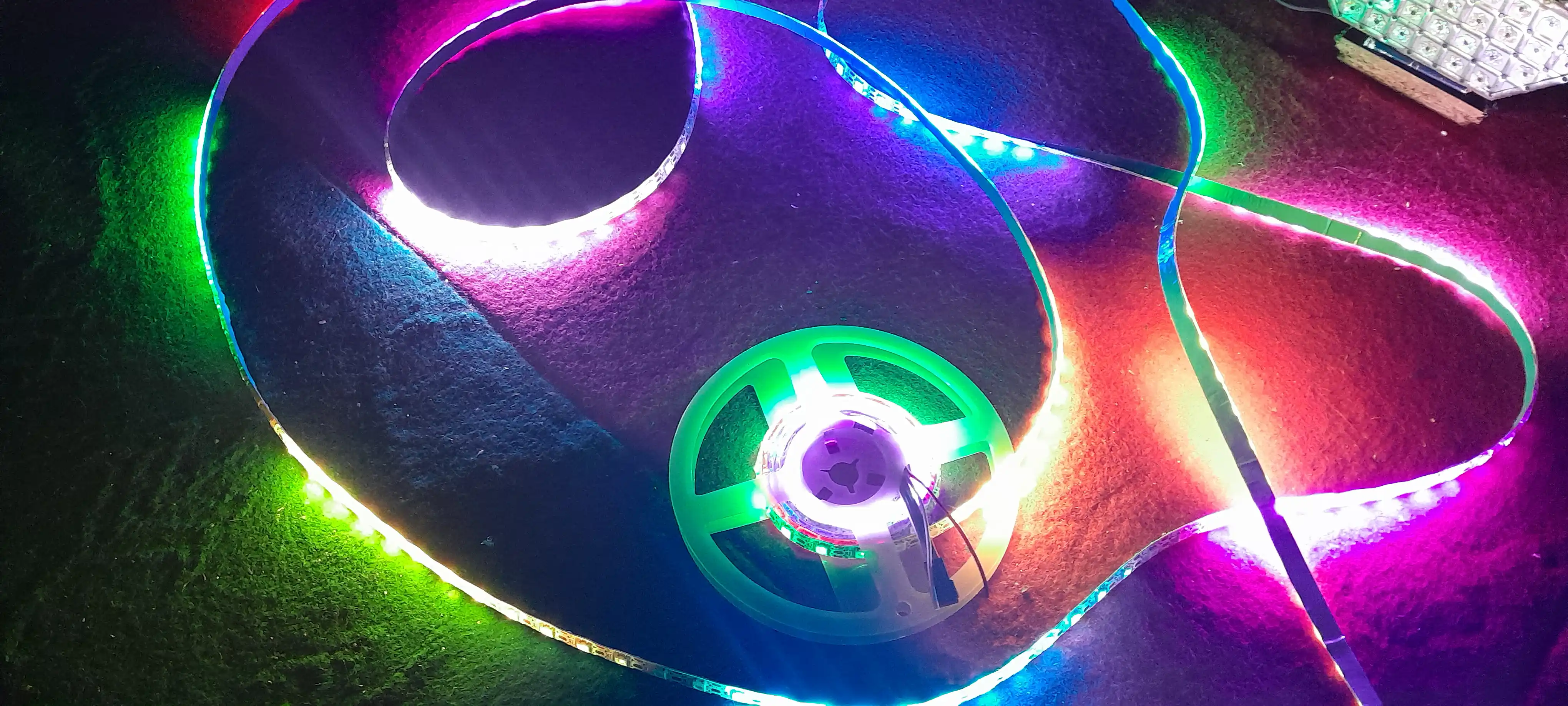 5 metrli WS2812B RGB manzil tasmasi, kontroller va pult, musiqa rejimi