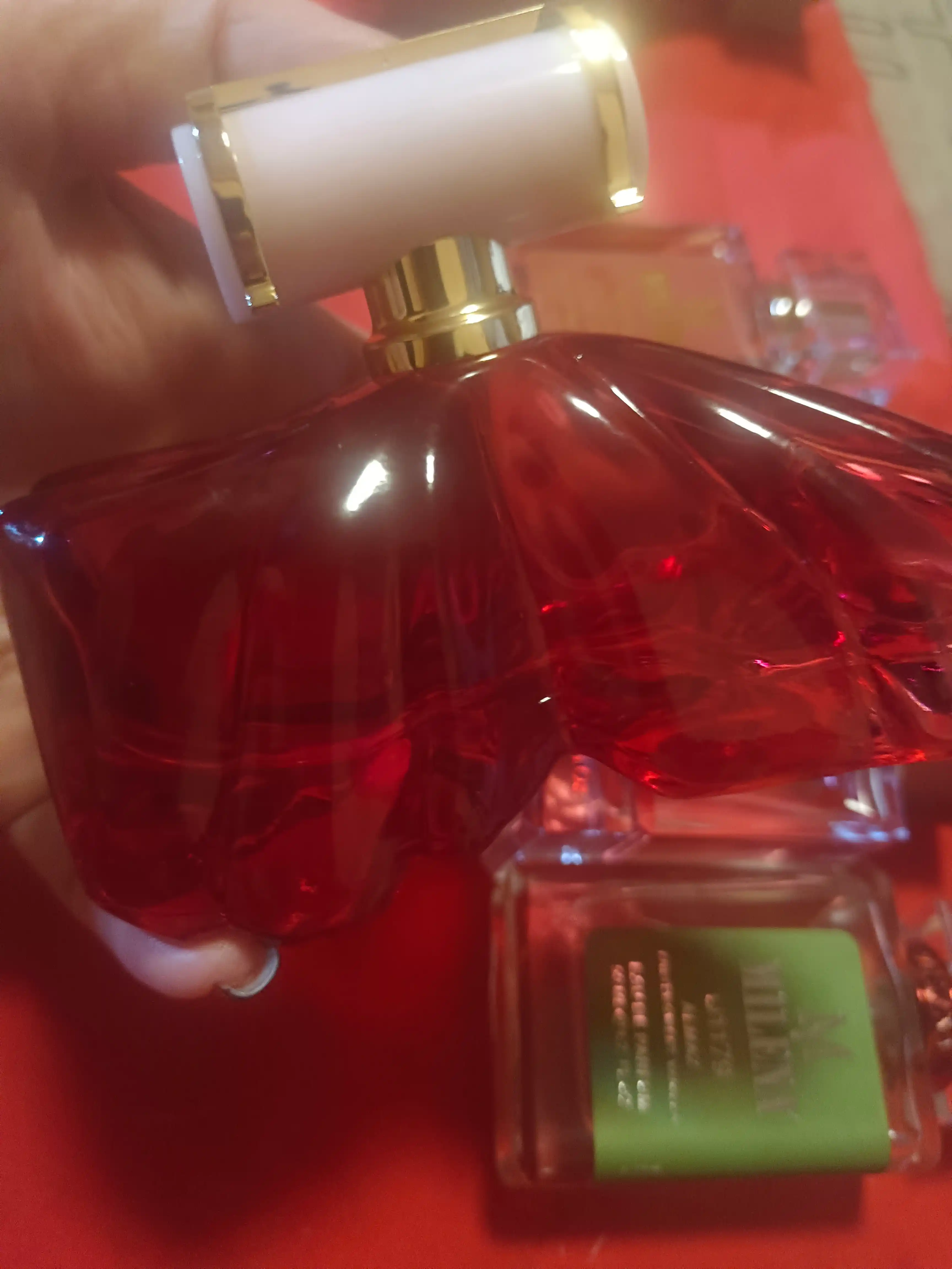 Ayollar uchun feramonli atir, 80 ml, 10 ml