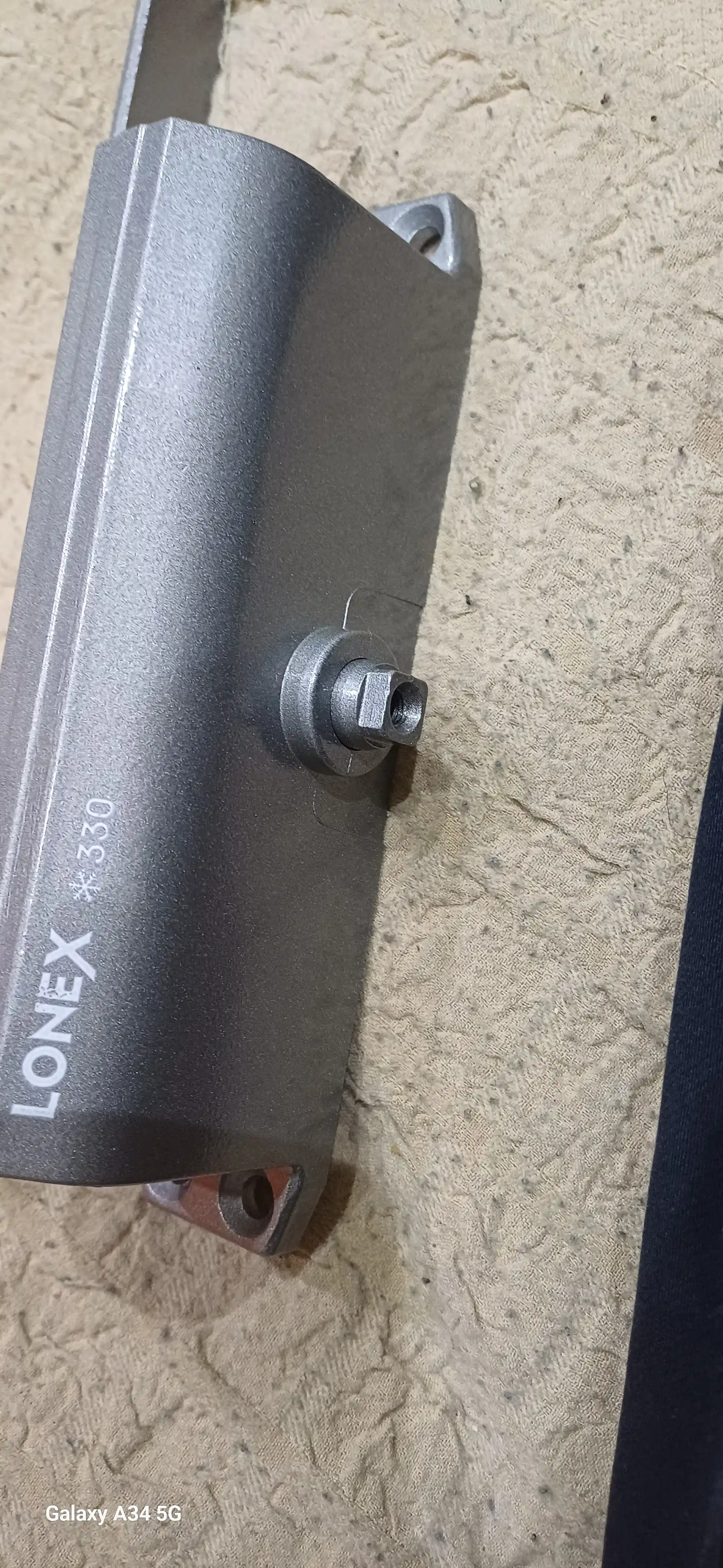 LONEX 330 eshik yopgichi (50–120 kg) sovuqqa chidamli