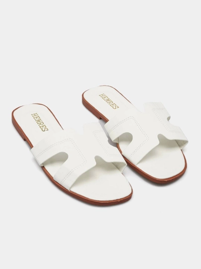 Тапочки женские летние в стиле Hermes 36–41. Модные женские шлепки маломерят на 1 размер — ALVEROM-AURUMJENTAP-БЕЛЫЙ-40