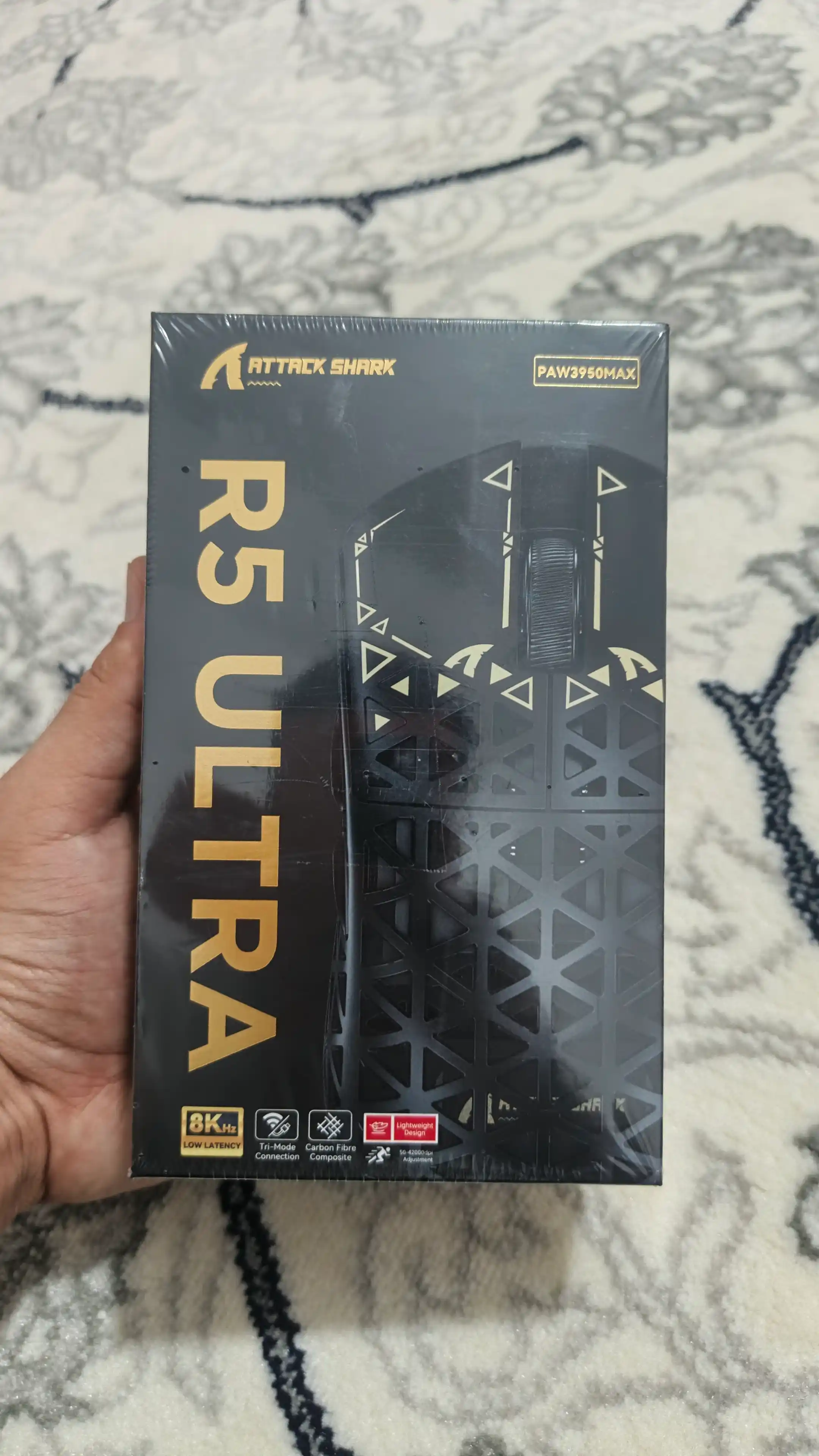 Игровая мышь ATTACK SHARK R5 Ultra Carbon Fiber Wireless 8K PAW3950MAX