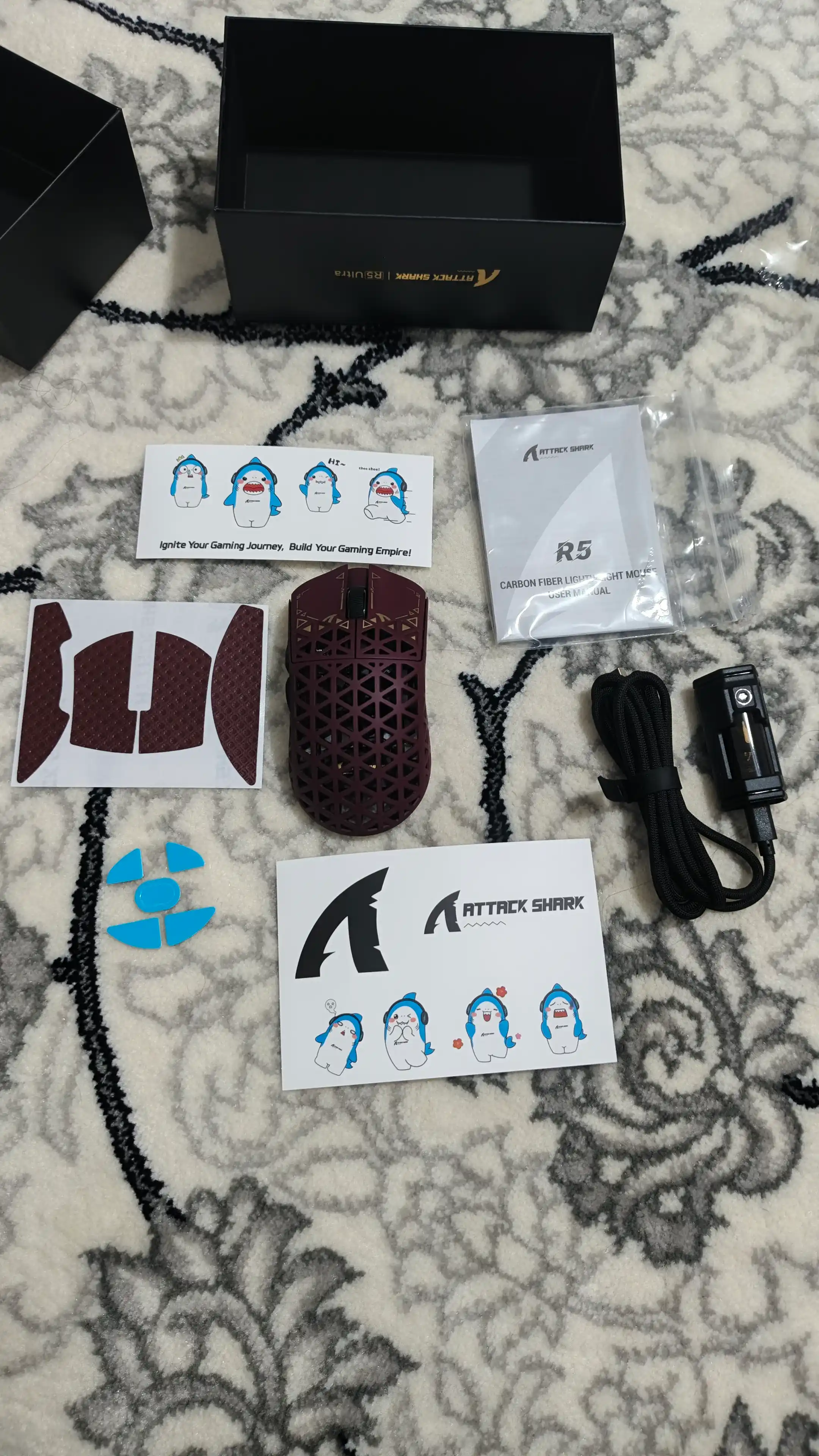 Игровая мышь ATTACK SHARK R5 Ultra Carbon Fiber Wireless 8K PAW3950MAX