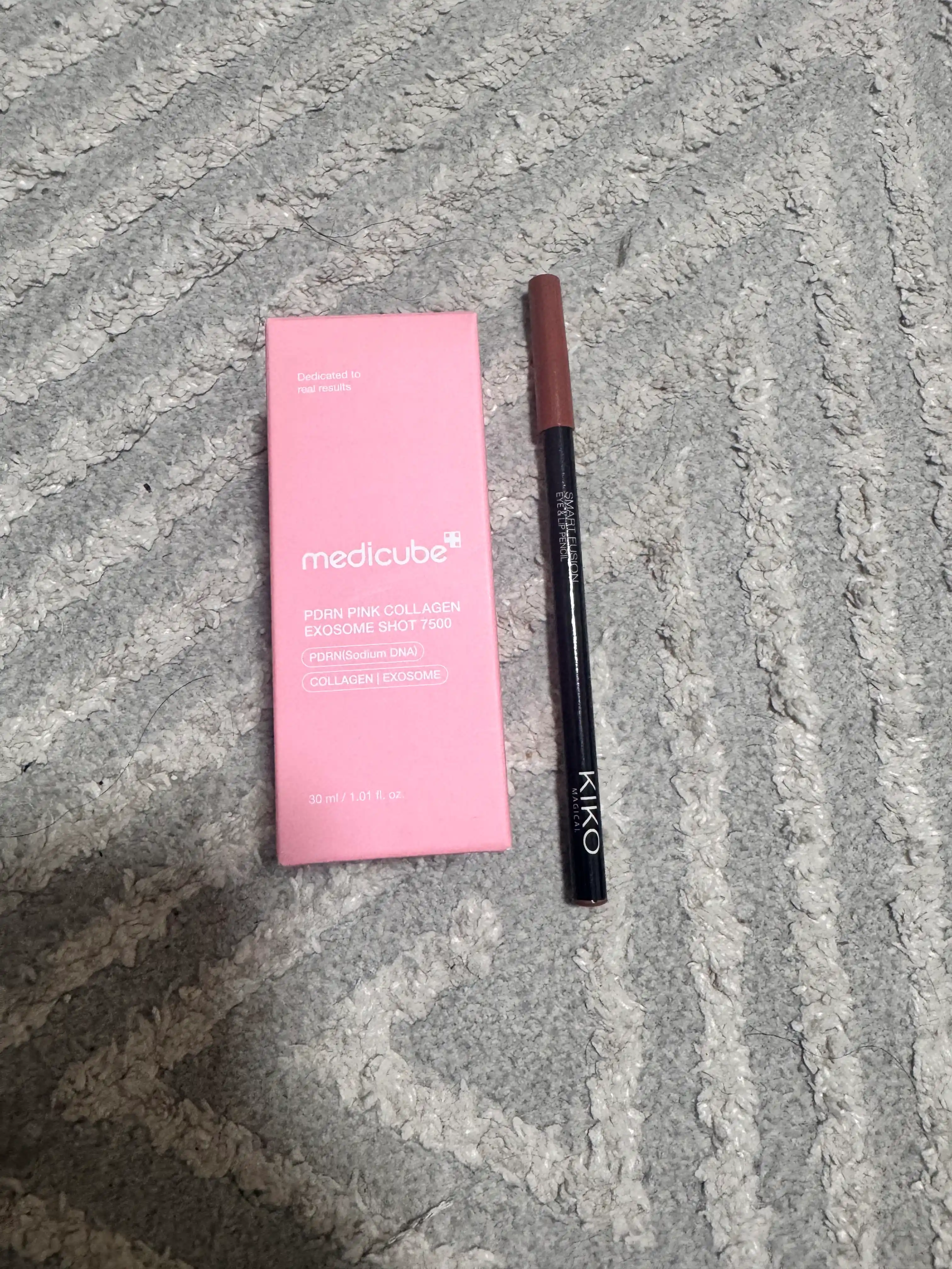Интенсивная ампула с микроиглами medicube PDRN Pink Collagen Exosome Shot Serum 7500