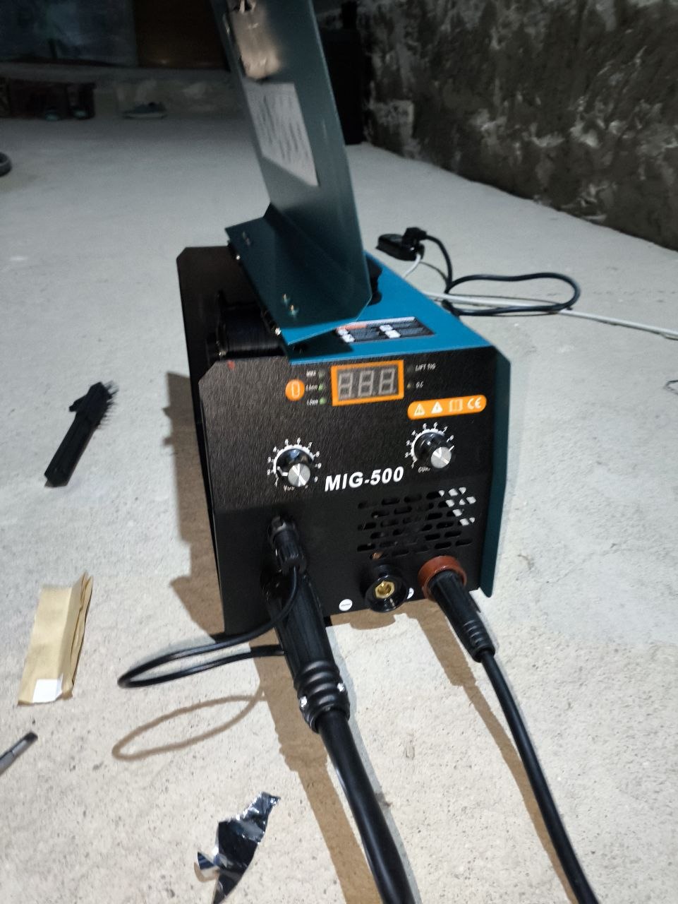 Payvandlash mashinasi, yarim avtomatik, gazsiz, MIG-500, invertor