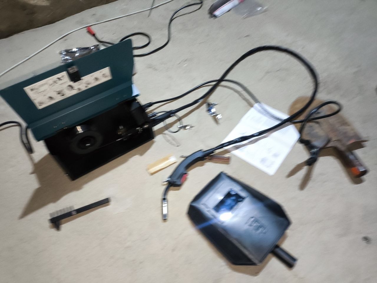Payvandlash mashinasi, yarim avtomatik, gazsiz, MIG-500, invertor