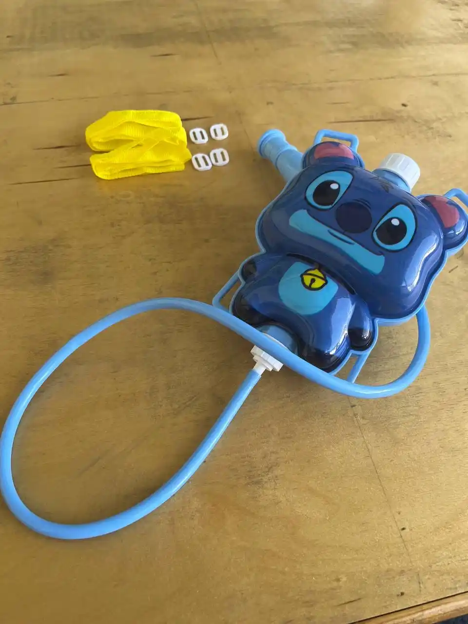 Suv quroli Water Gun, xalta shaklidagi suv idishi bilan, 1,2 litr