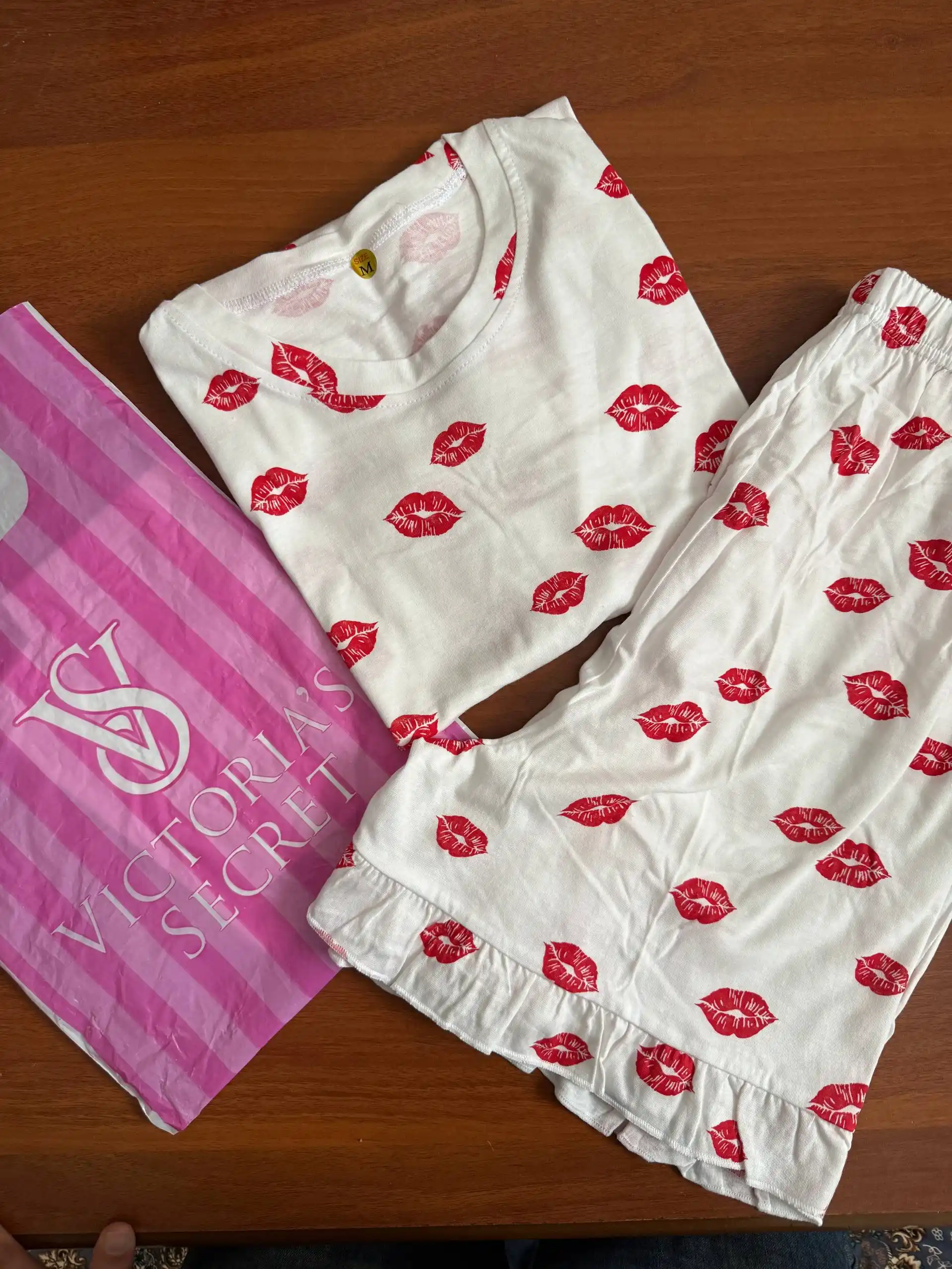 Ayollar va qizlar uchun pijama, shortik, futbolka, pijama yozgi