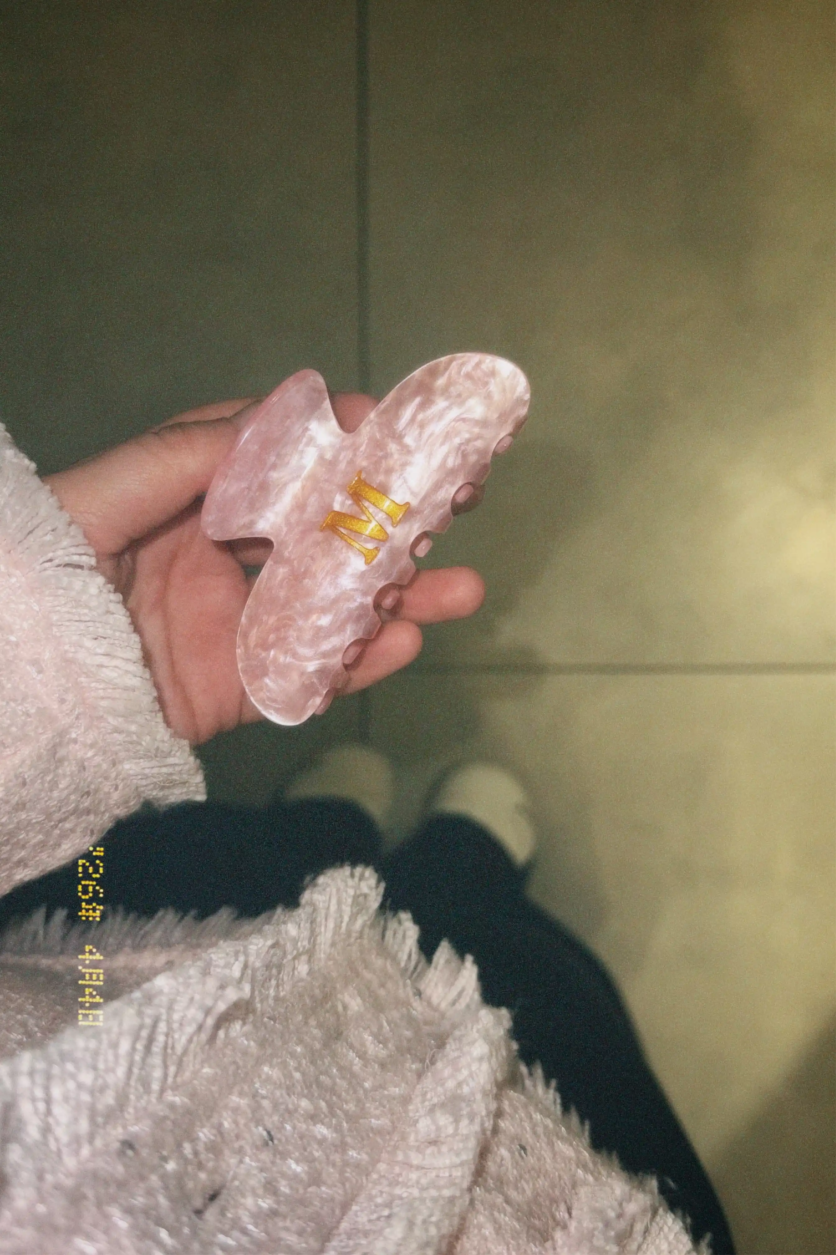 Elegant Pink Zakolka Harfli –  soch qisqichi