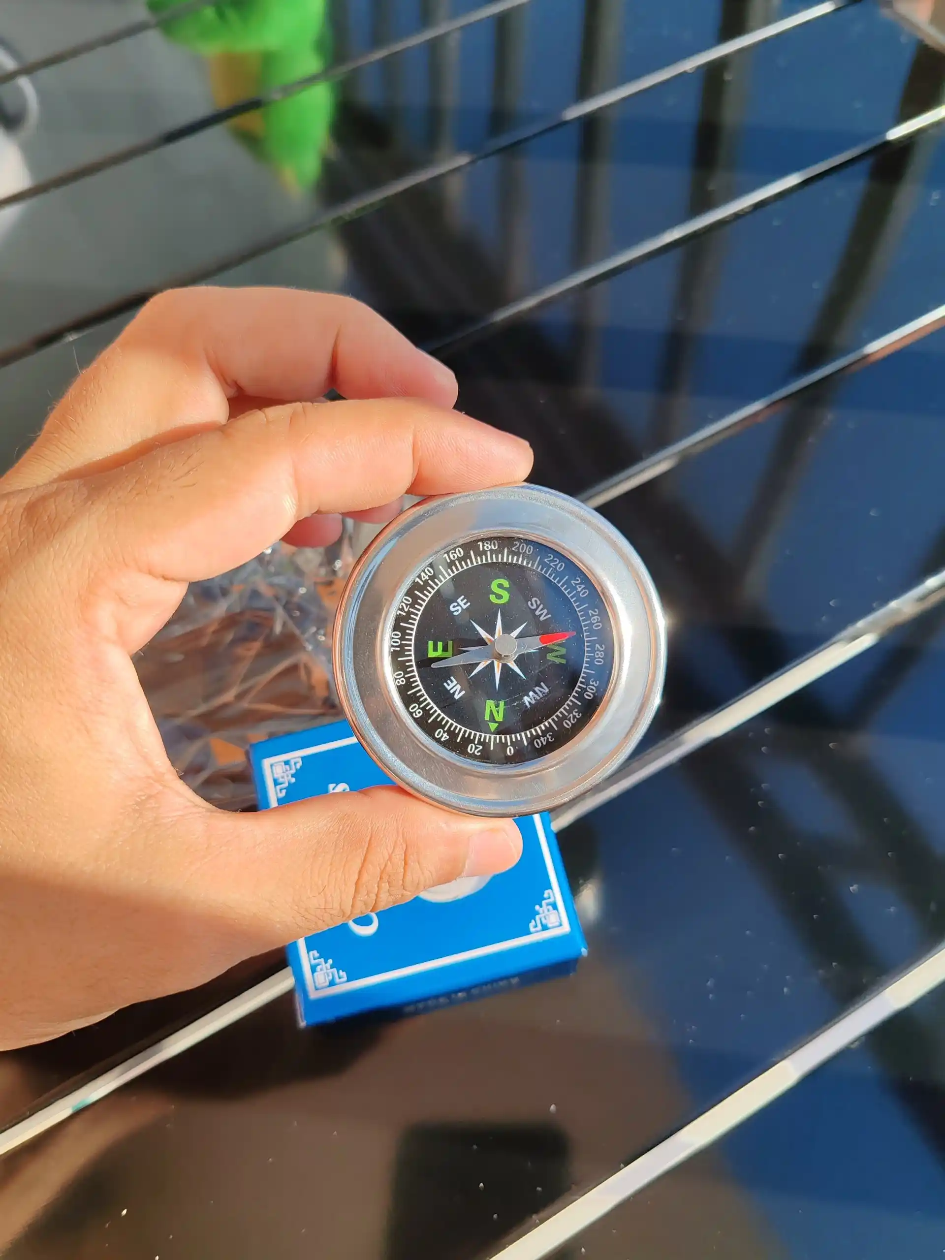 Turistik kompas, 60 mm, waterproof, metall korpus, 55 gr yengil, sovg‘a uchun ideal