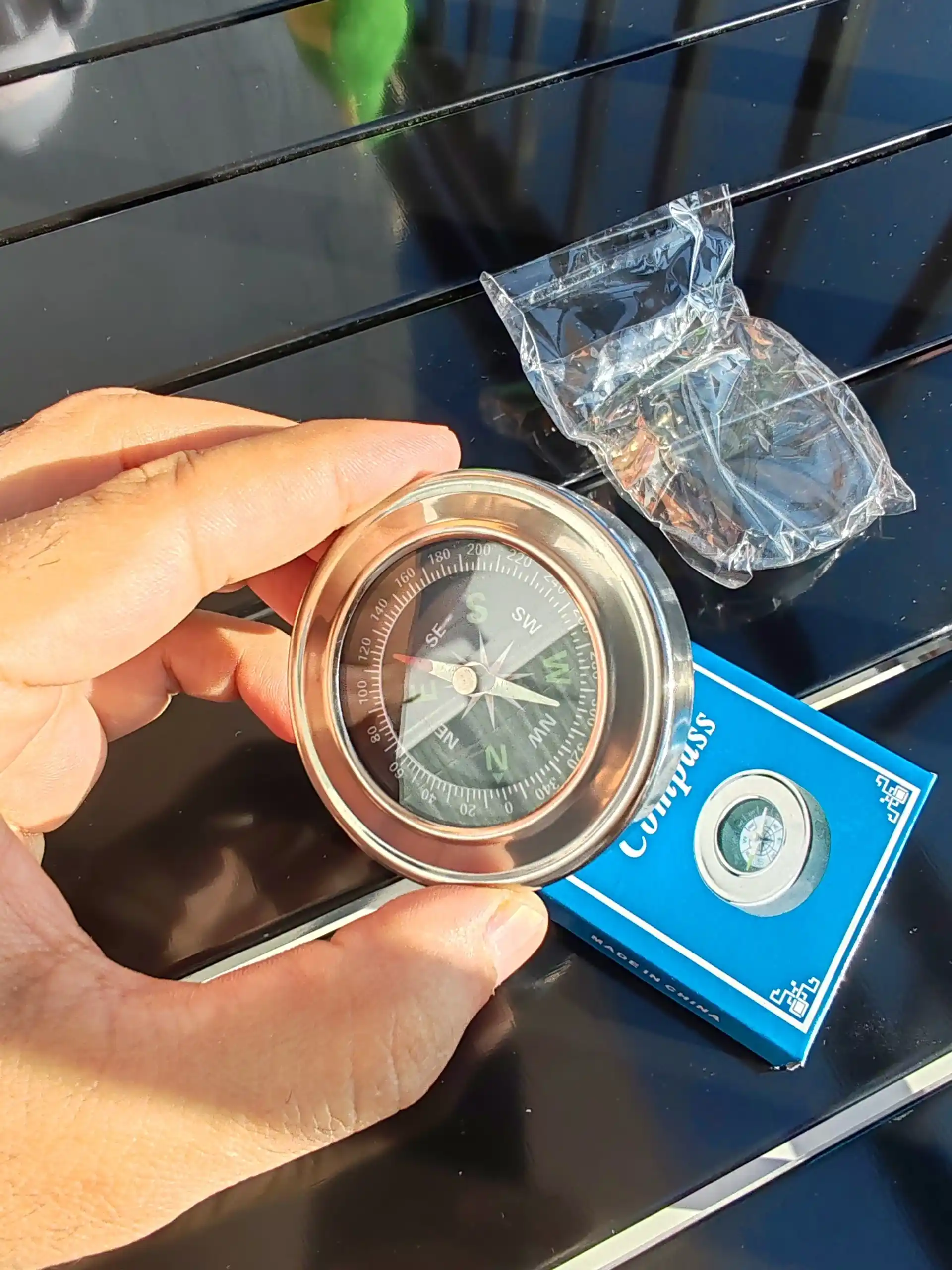 Turistik kompas, 60 mm, waterproof, metall korpus, 55 gr yengil, sovg‘a uchun ideal