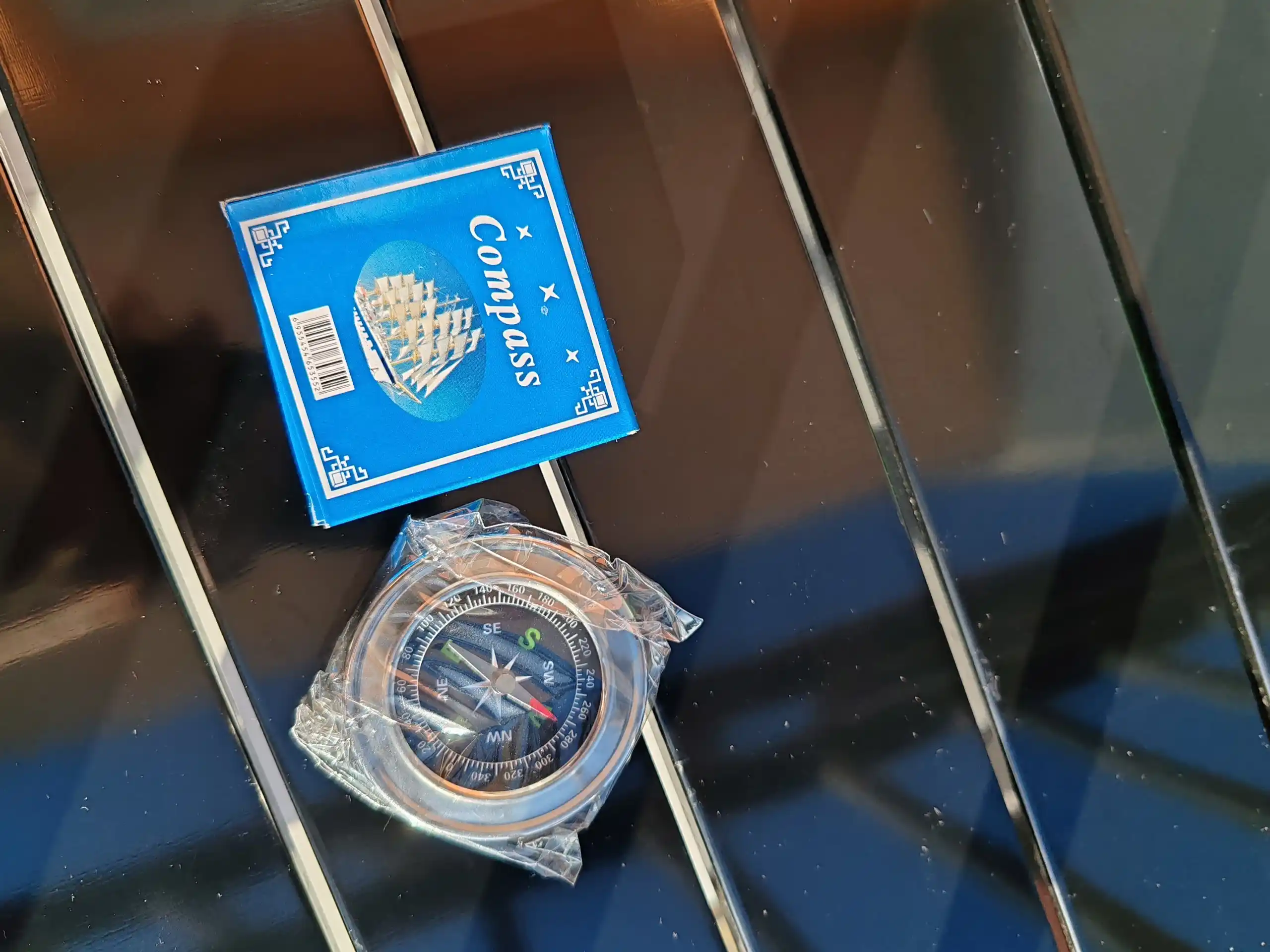 Turistik kompas, 60 mm, waterproof, metall korpus, 55 gr yengil, sovg‘a uchun ideal