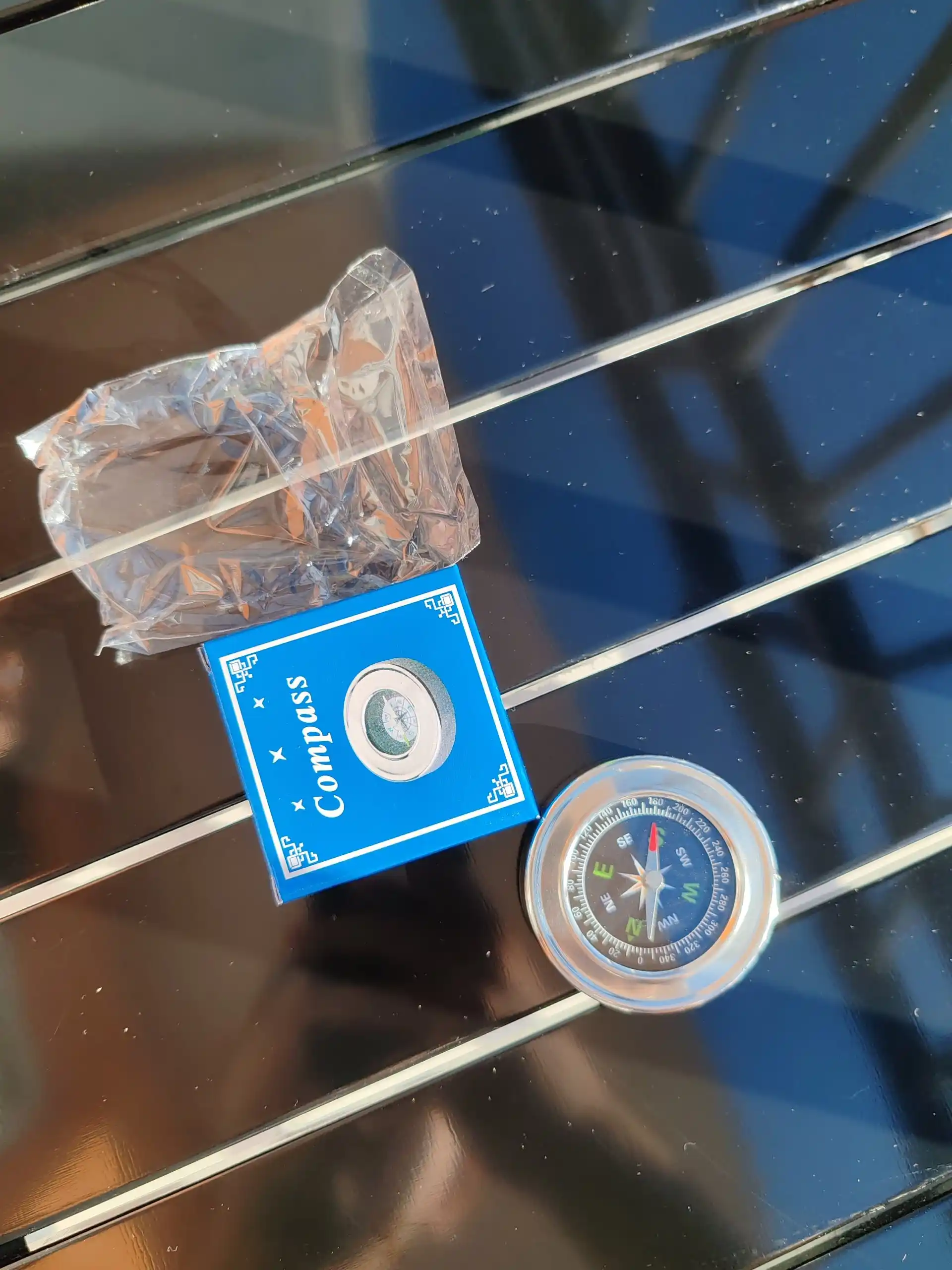 Turistik kompas, 60 mm, waterproof, metall korpus, 55 gr yengil, sovg‘a uchun ideal