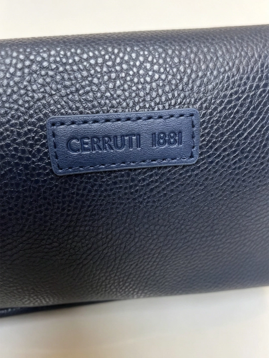 Cheklangan seriya kosmetik sumka-organayzer, AirChina 1-sinf  Italiya Ferragamo hamkorligi