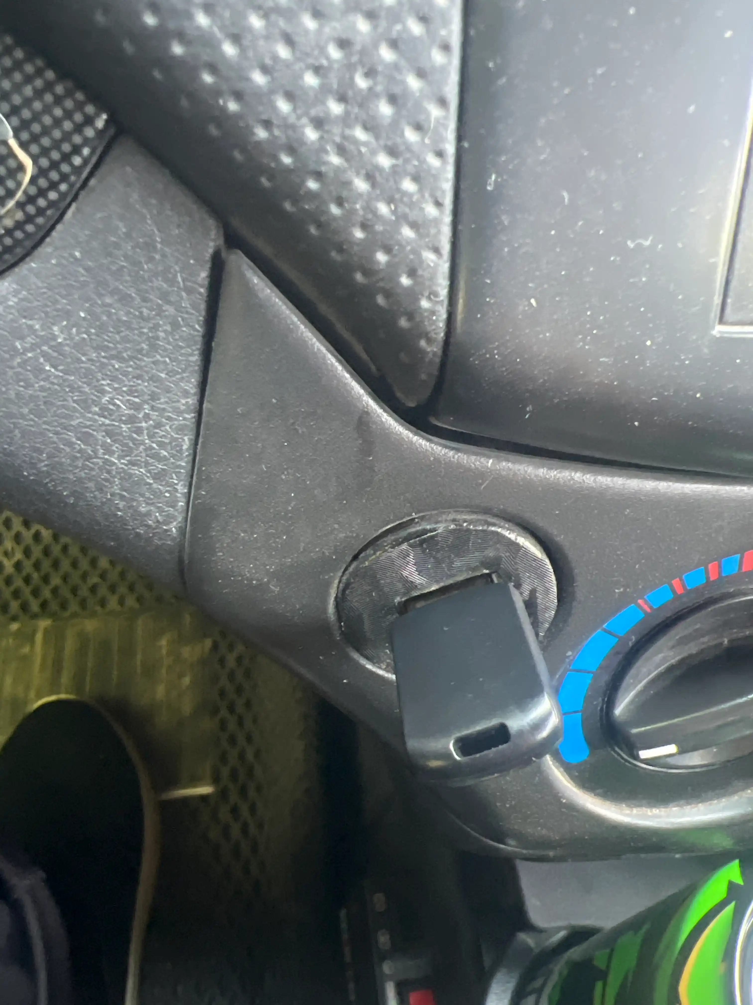 Bluetooth USB адаптер для автомобиля – беспроводное аудио подключение, AUX, hands-free