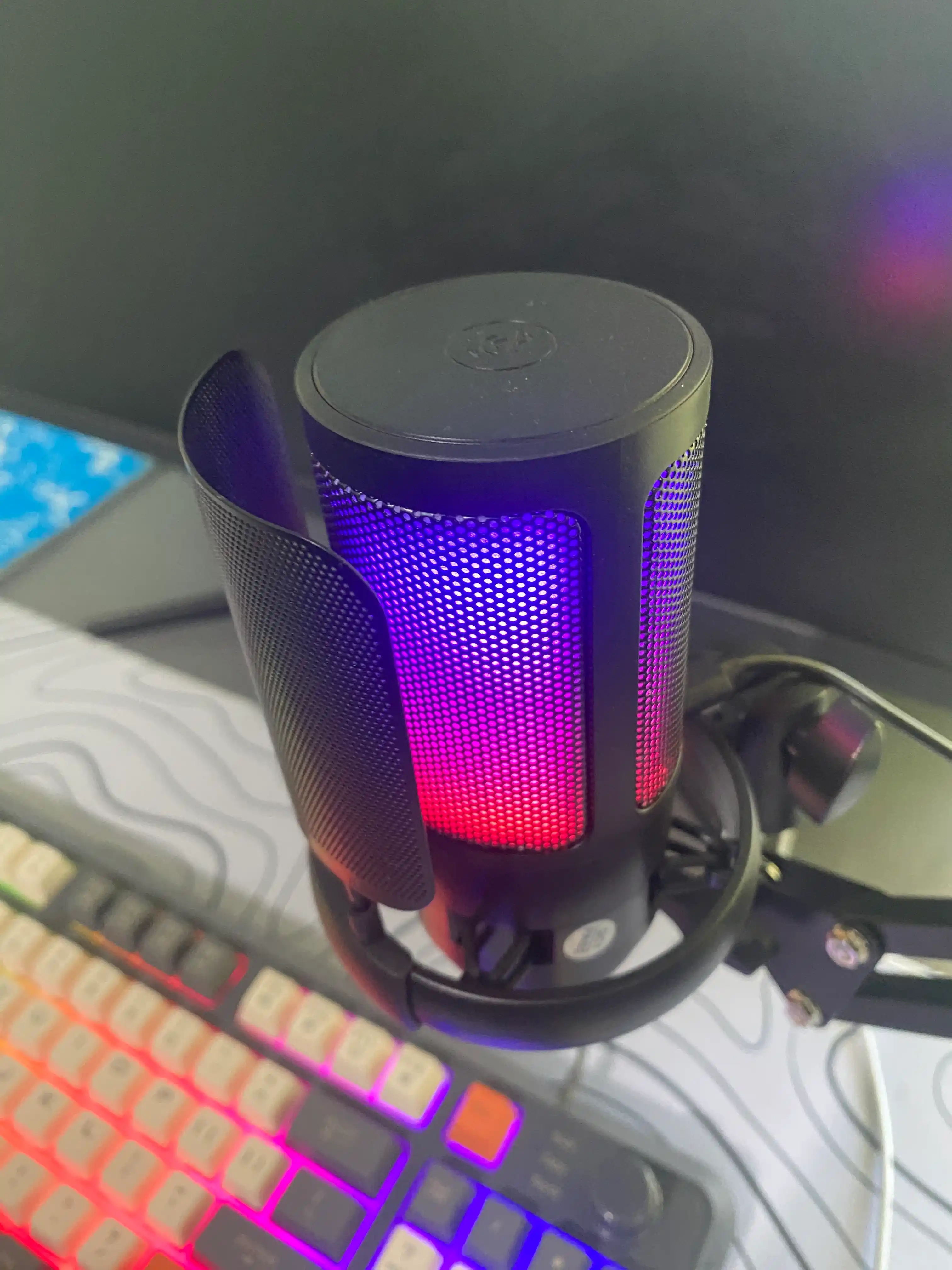Микрофон для компьютера AQ-ME6S USB с кронштейном и RGB-подсветкой
