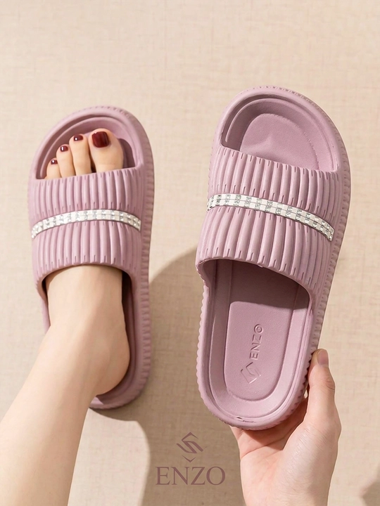 Ayollar uchun yozgi shippak — oltin toshli dekorativ tasmali slide sandal - 