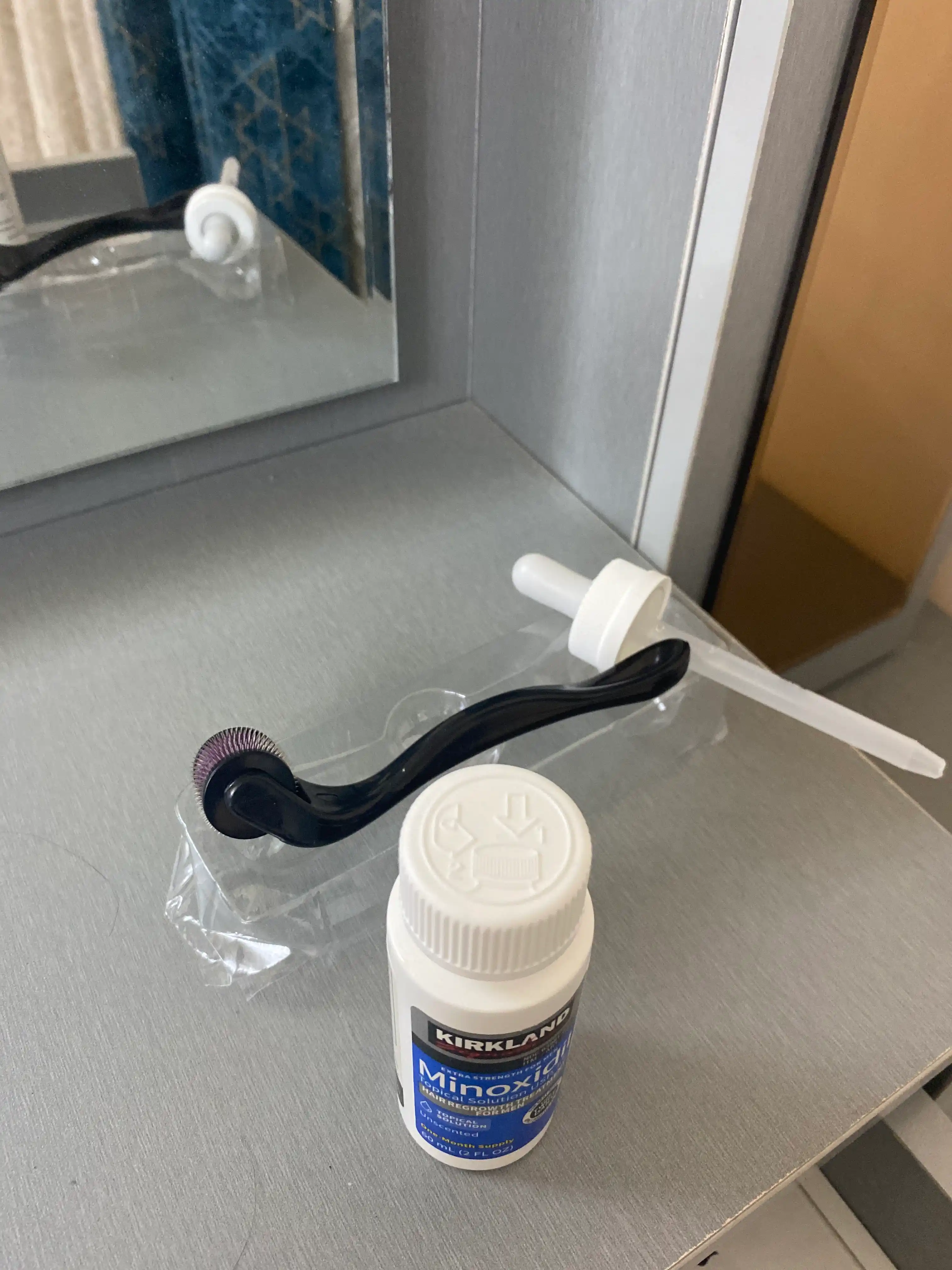 Soch va soqol o'stirish uchun minoksidil Kirkland Minoxidil 5%, 60 ml